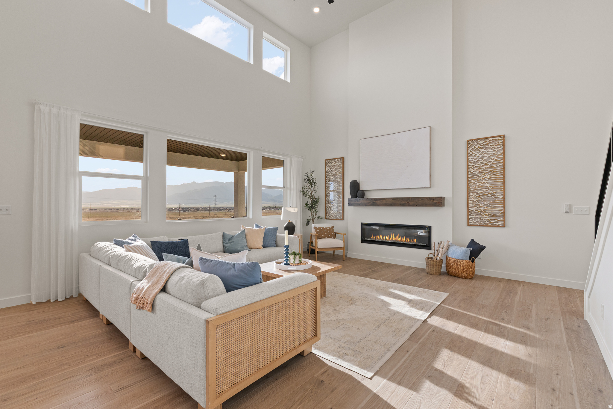 NORTH LAKE MEADOWS - Residential