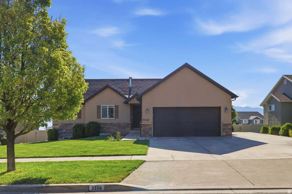 THE VILLAGE OF HAWKS RANCH - Residential