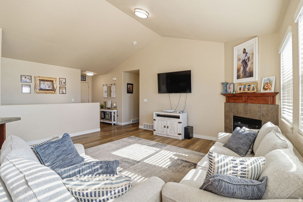 THE VILLAGE OF HAWKS RANCH - Residential