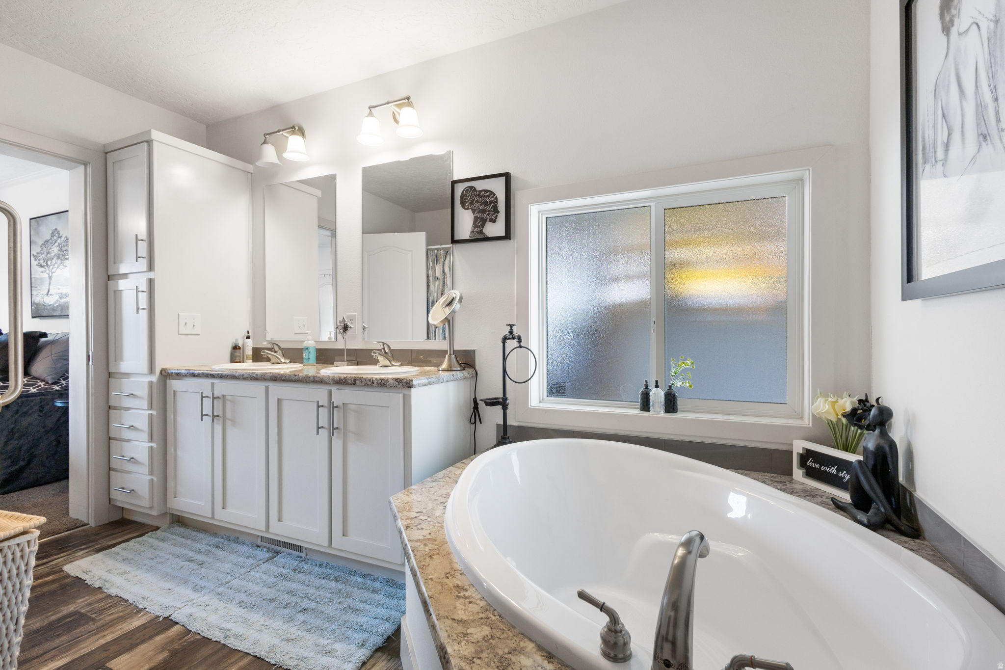 WINCHESTER ESTATES - Residential