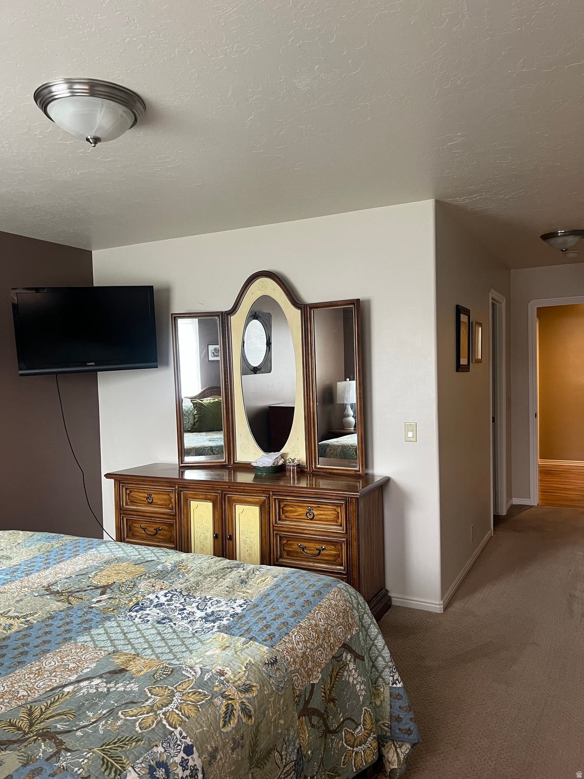 HOME TOWNE - Residential