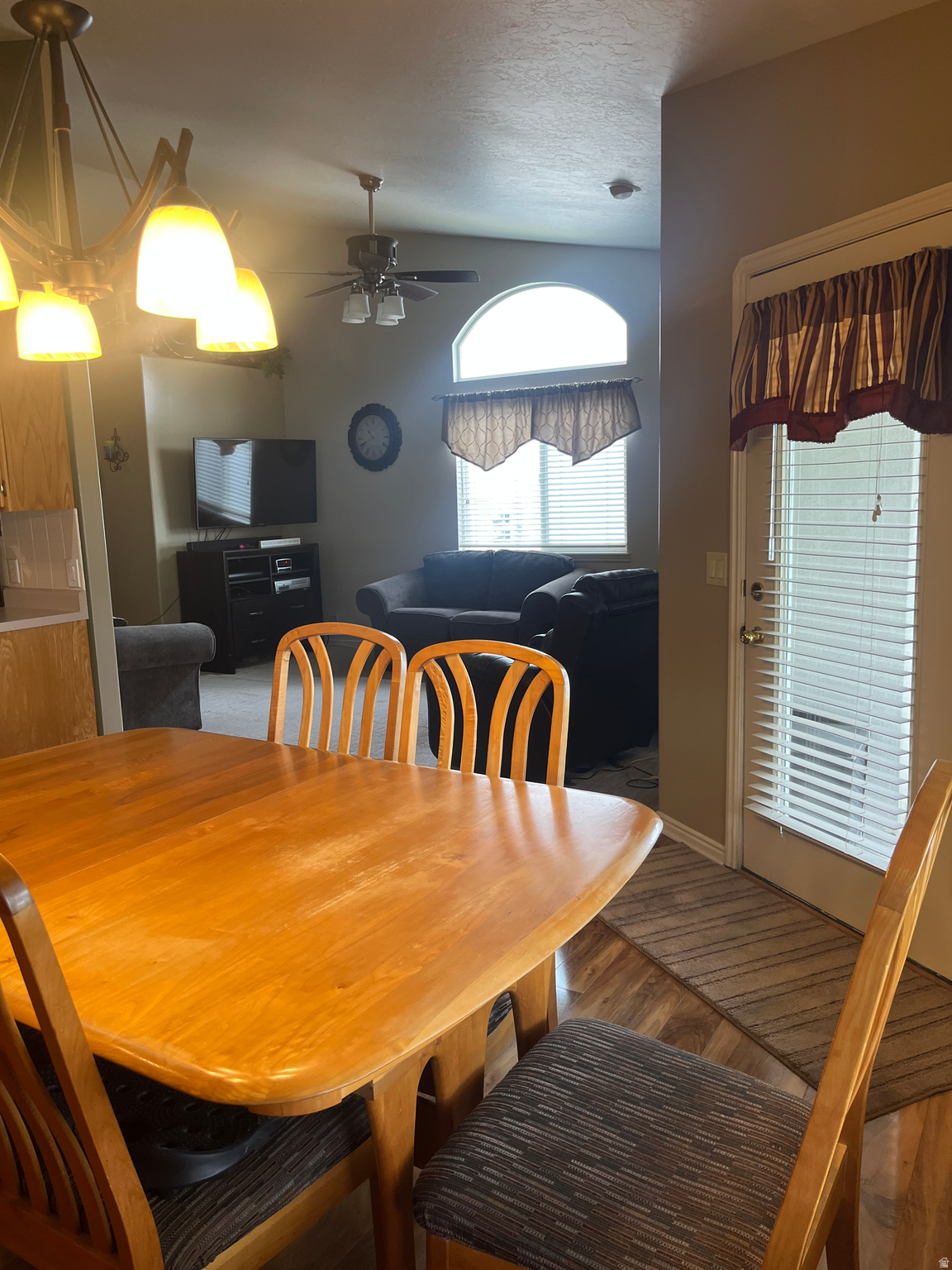 HOME TOWNE - Residential