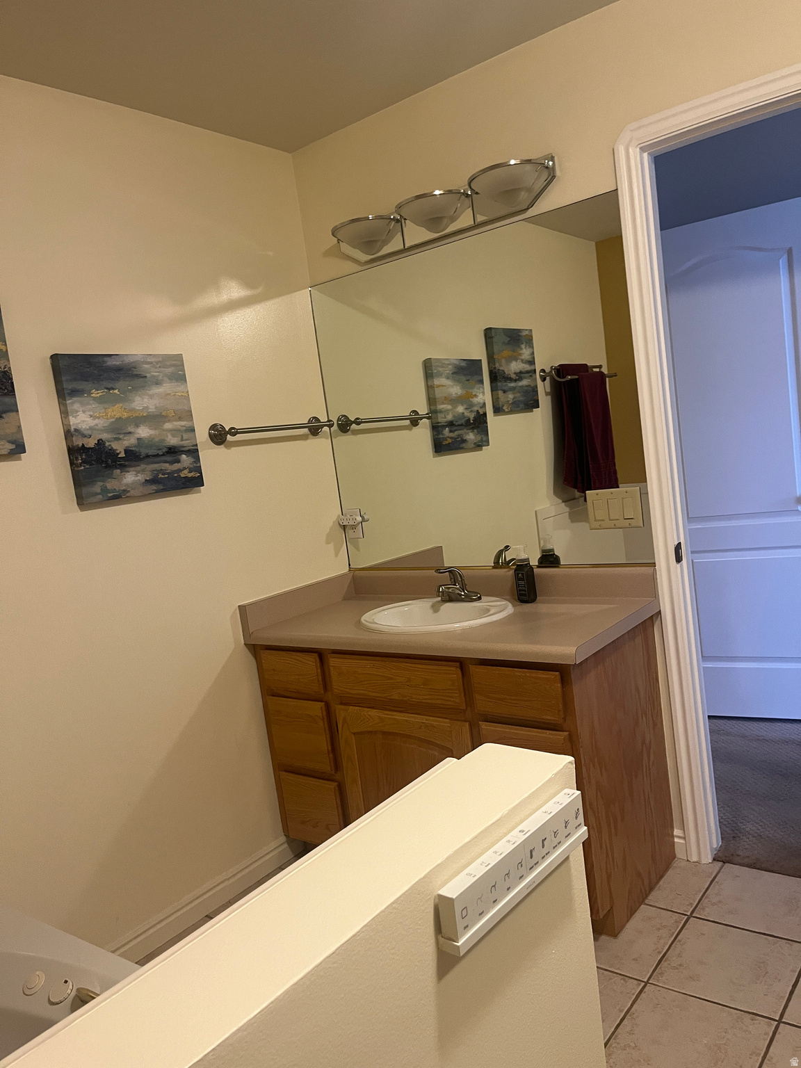 HOME TOWNE - Residential