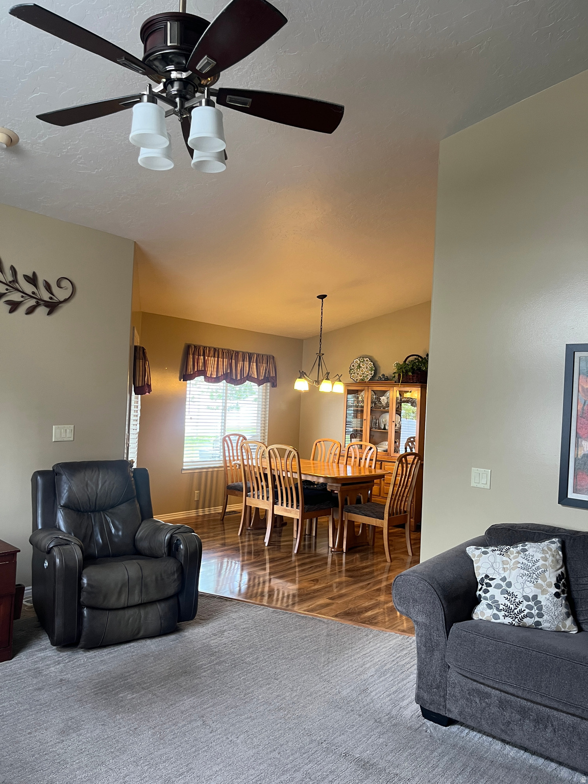 HOME TOWNE - Residential
