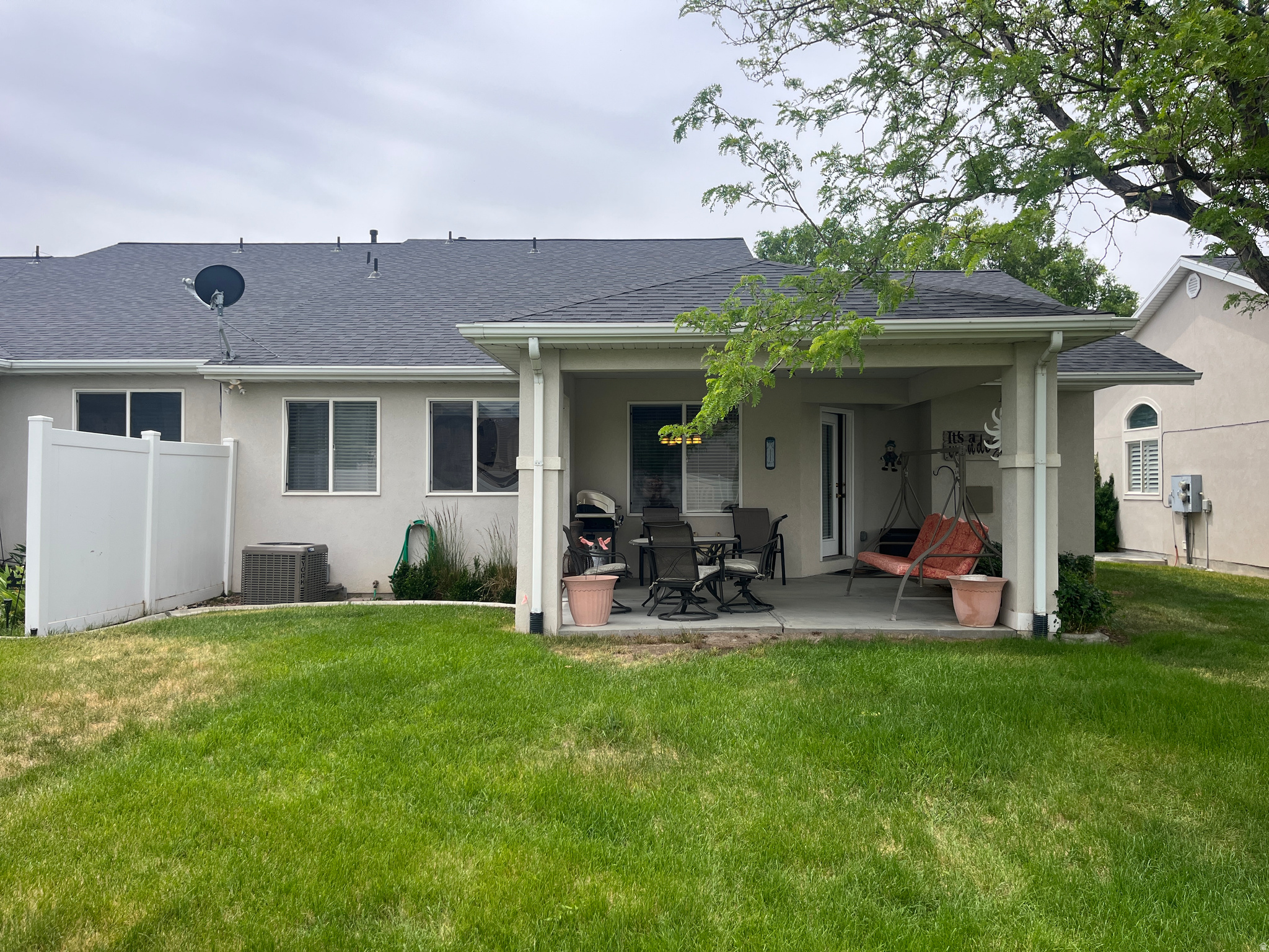 HOME TOWNE - Residential