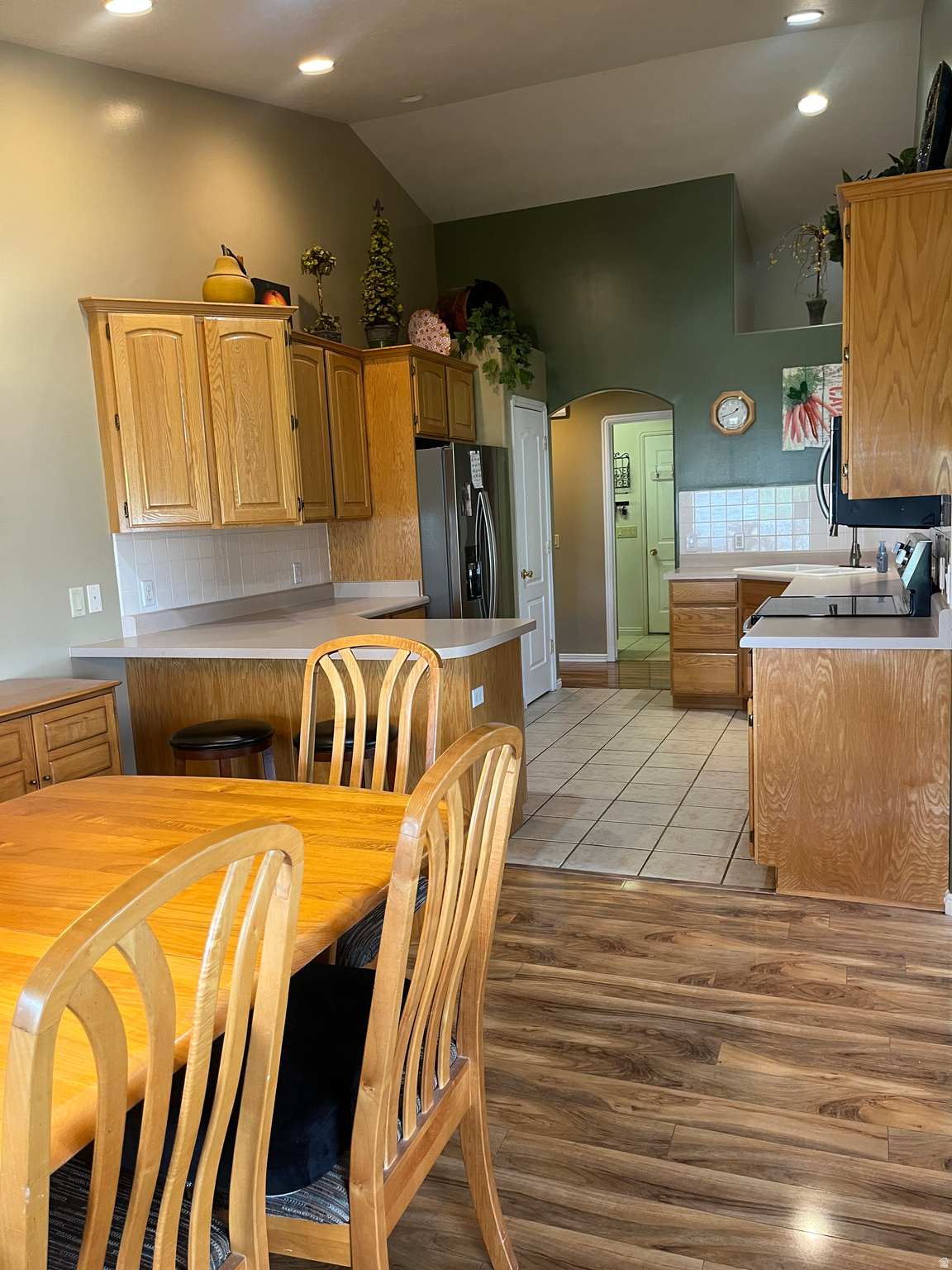 HOME TOWNE - Residential
