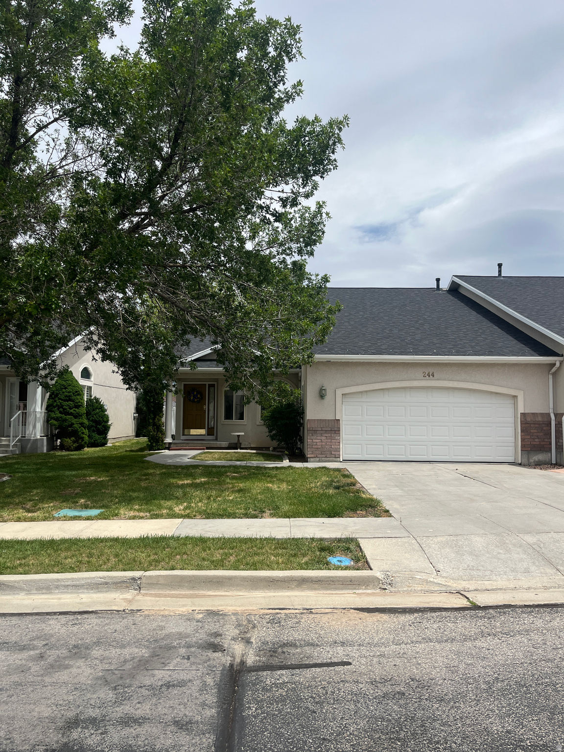 HOME TOWNE - Residential