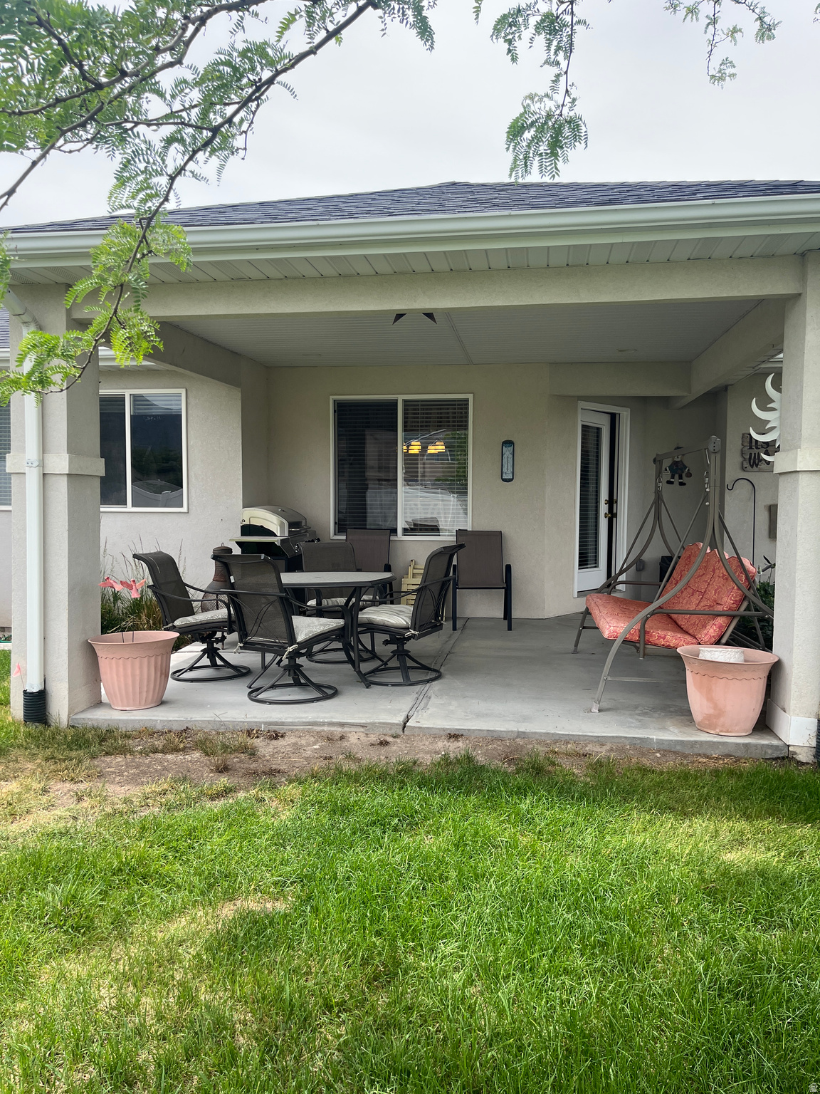HOME TOWNE - Residential
