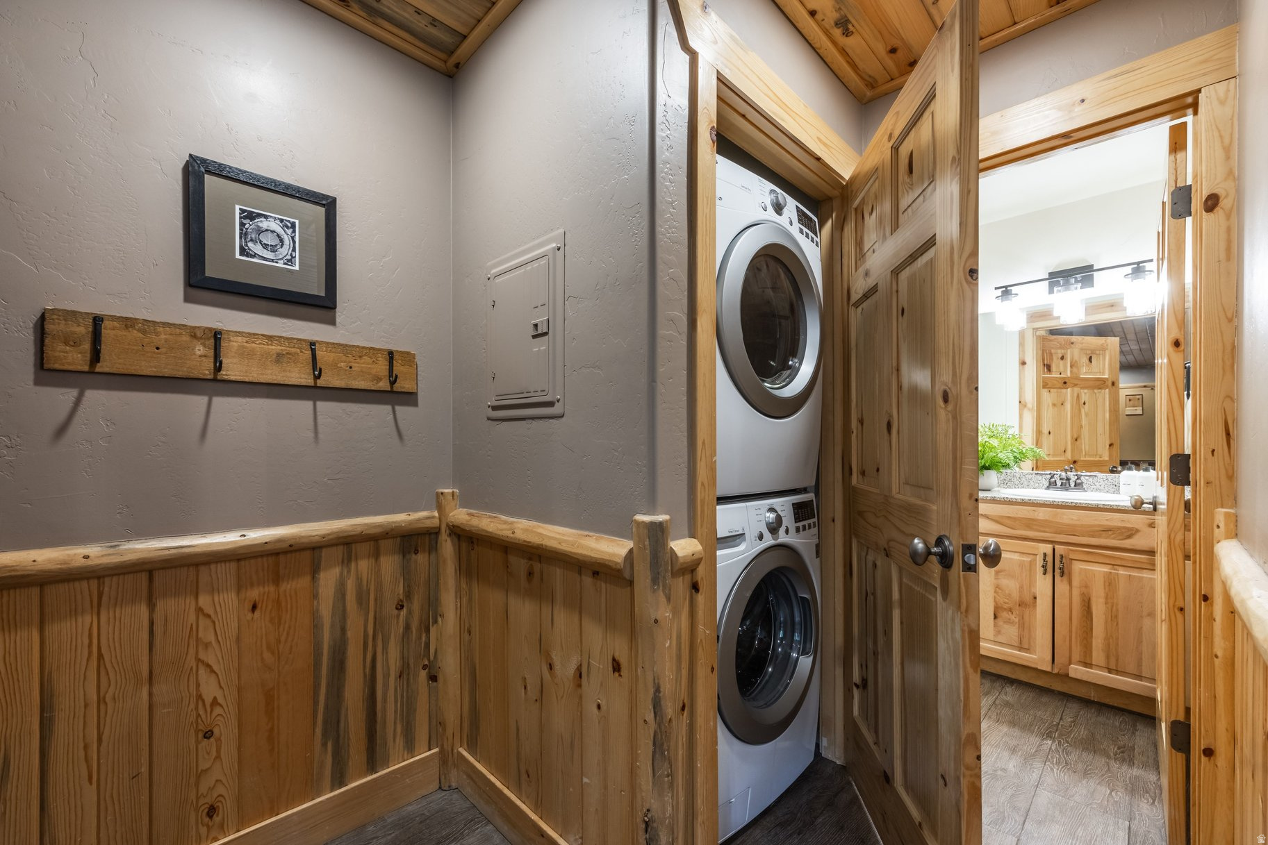 TIMBER WOLF LODGE CO - Residential