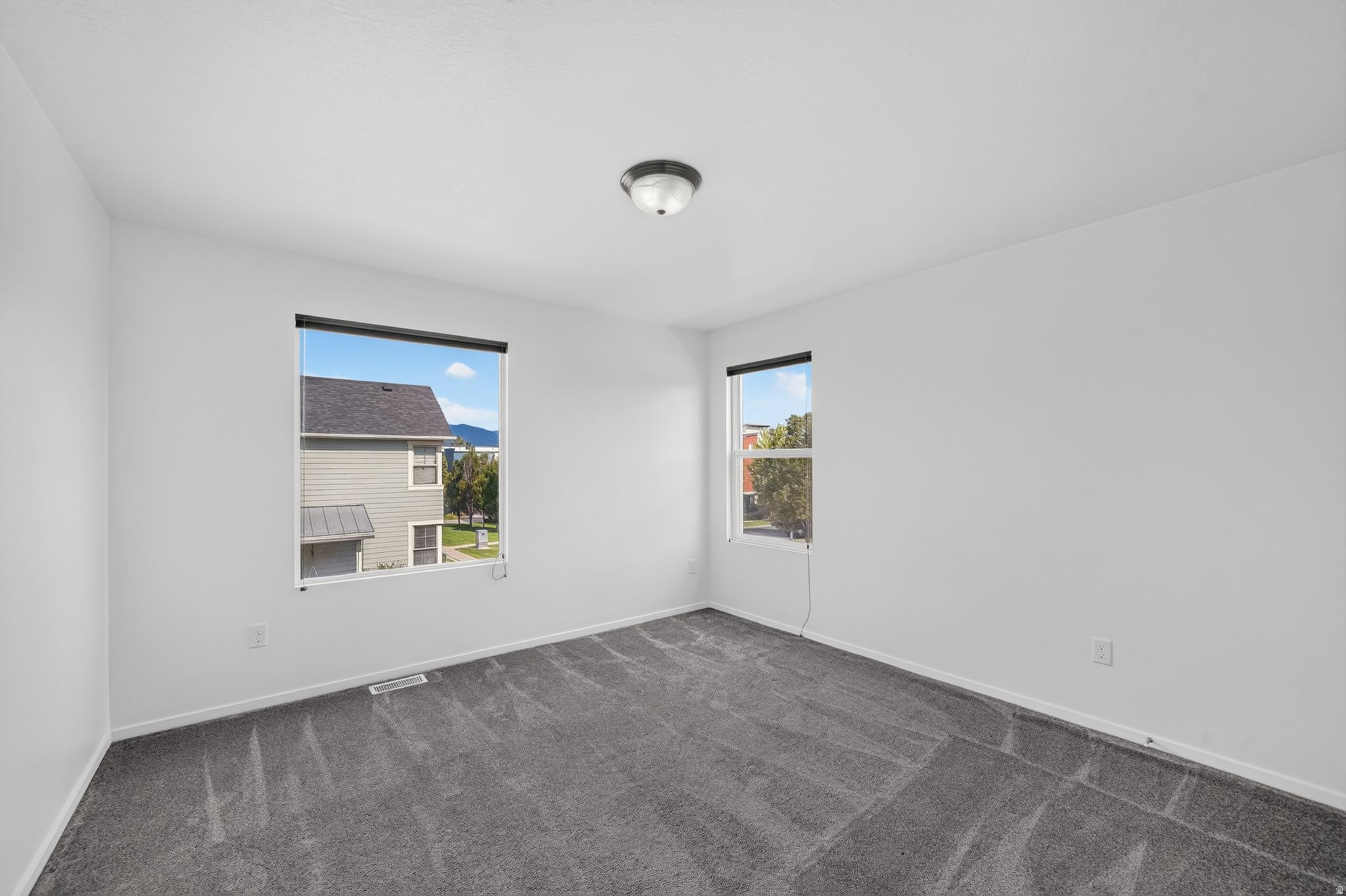 DAYBREAK - Residential