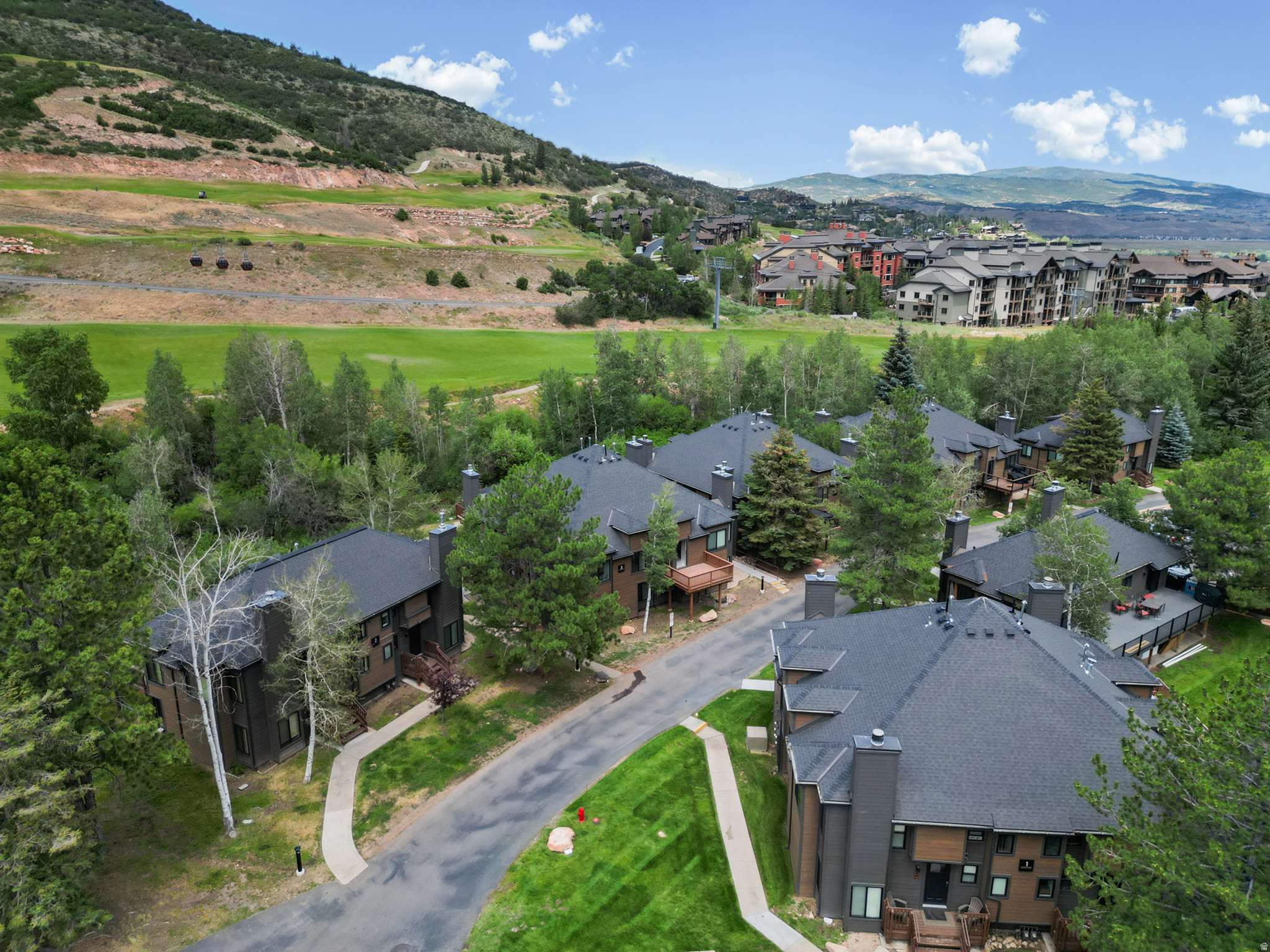 HIDDEN CREEK - Residential