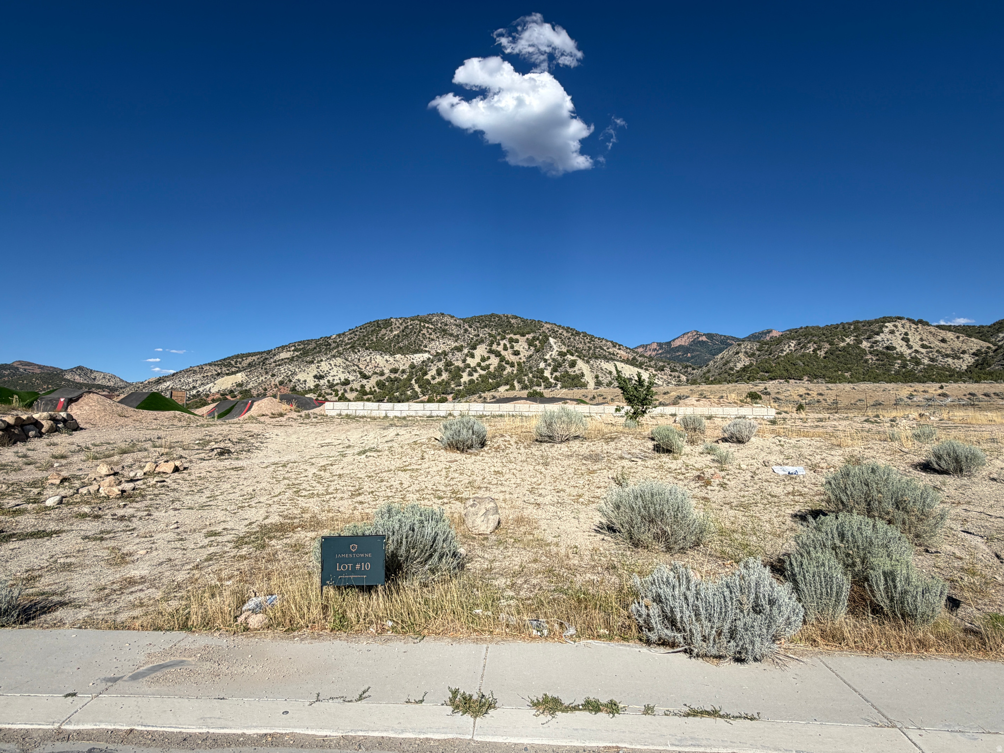 JAMESTOWNE SUBDIVISION - Land