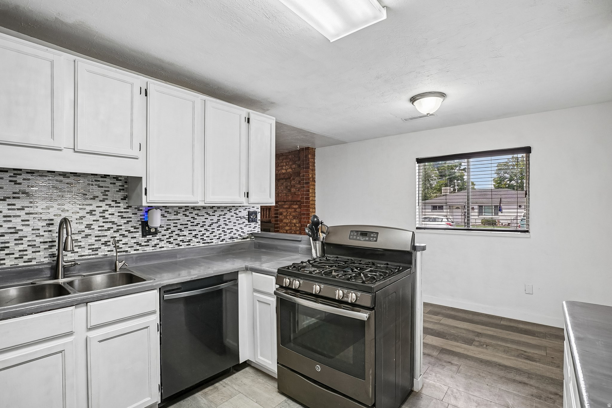 HOFFMAN HEIGHTS - Residential