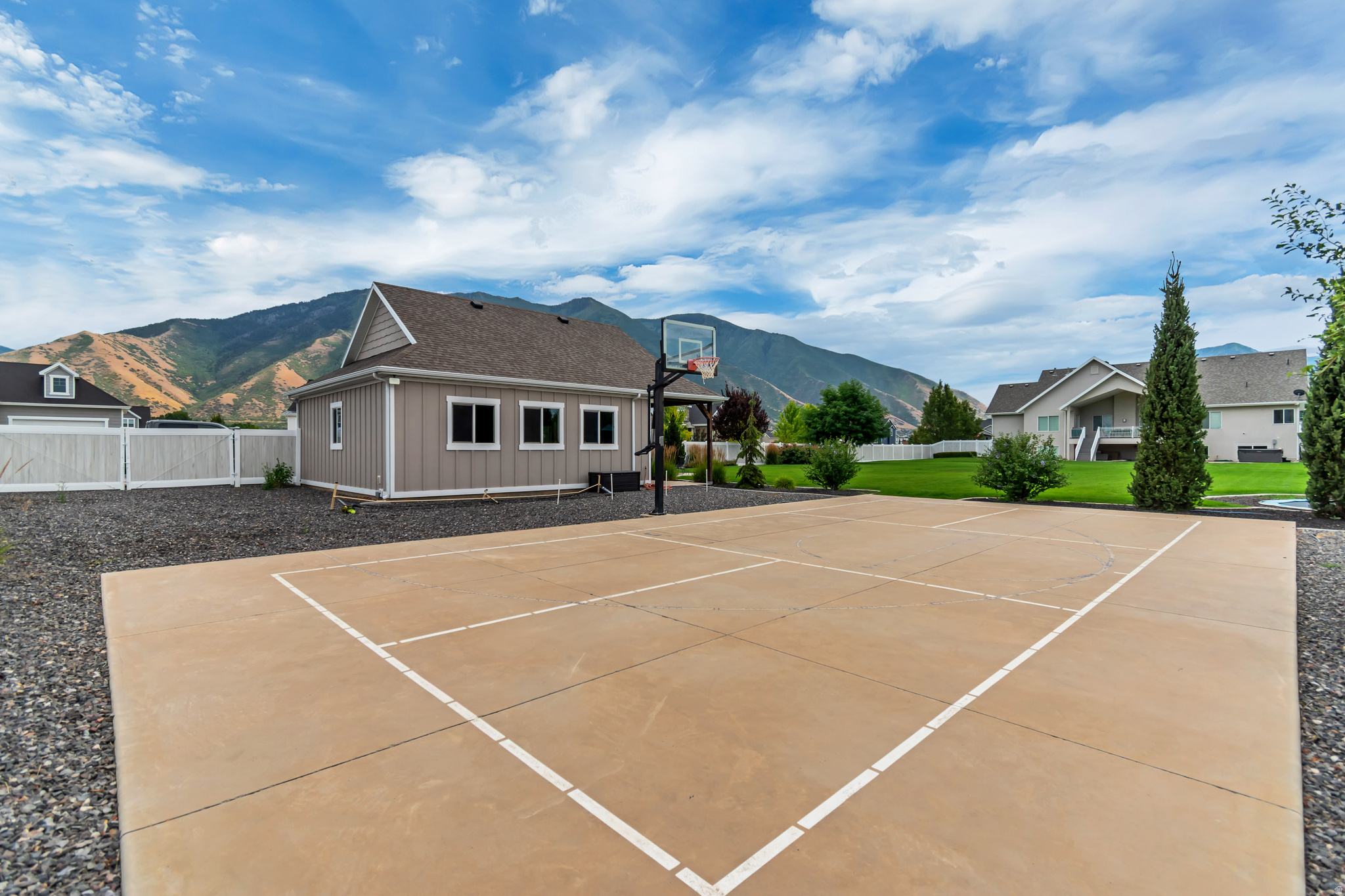 MISTY MEADOWS - Residential