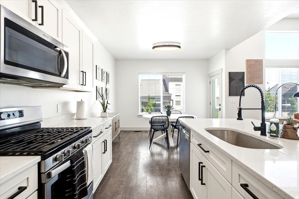 BRANDON PARK - Residential