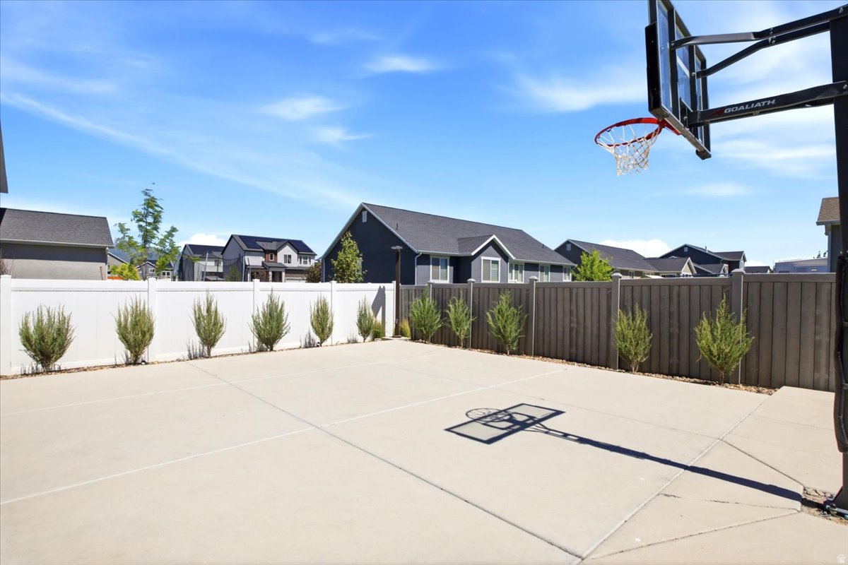 BRANDON PARK - Residential