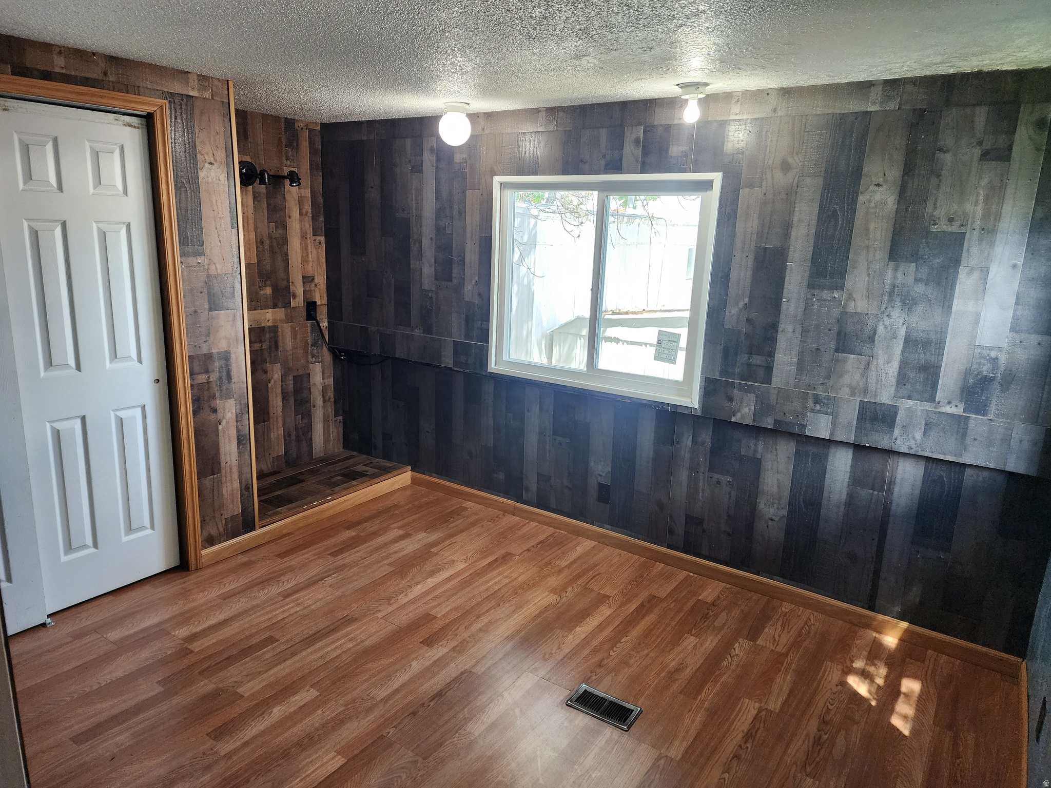 HENWOOD - Residential