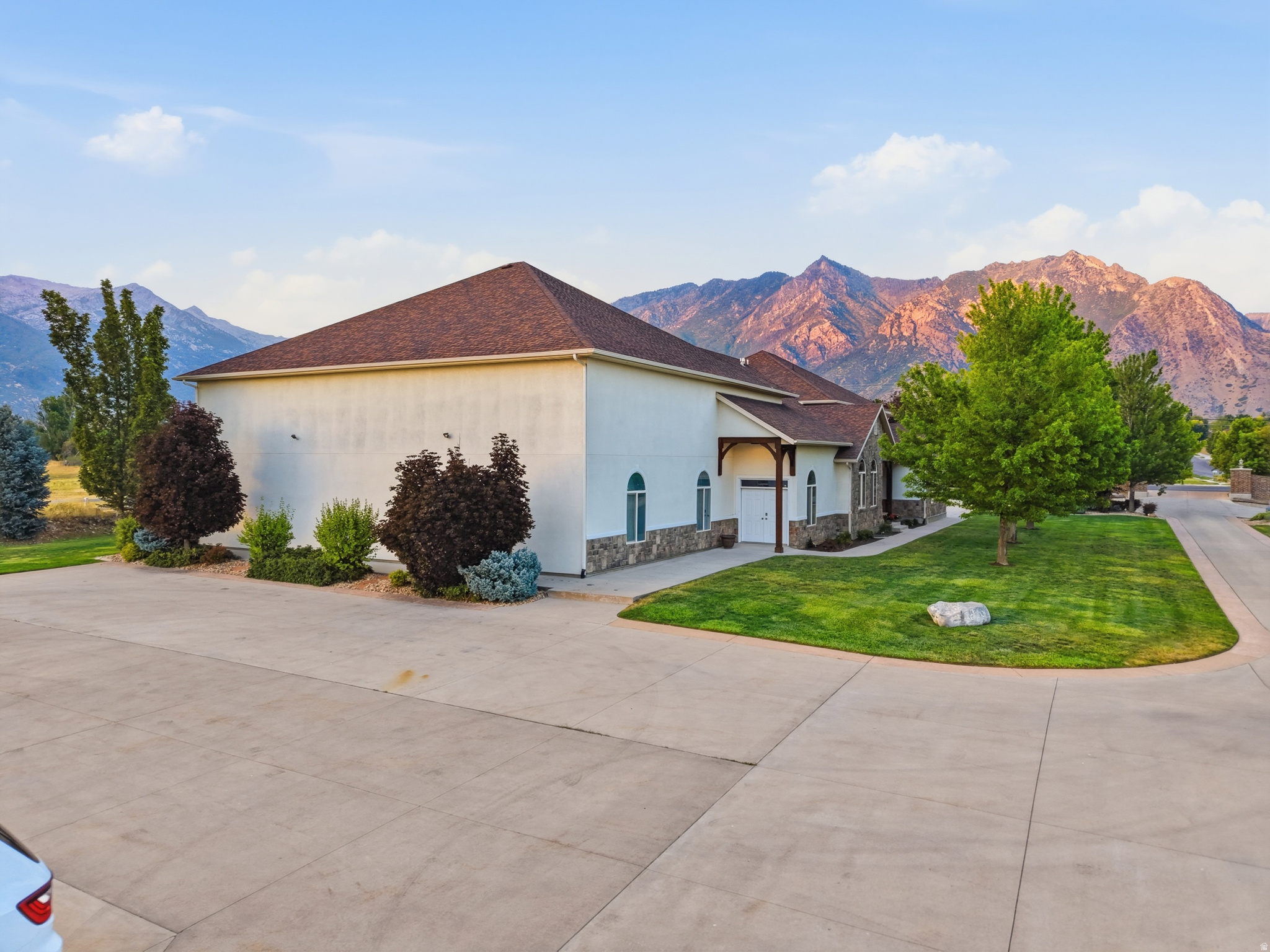 PINE MEADOWS - Residential