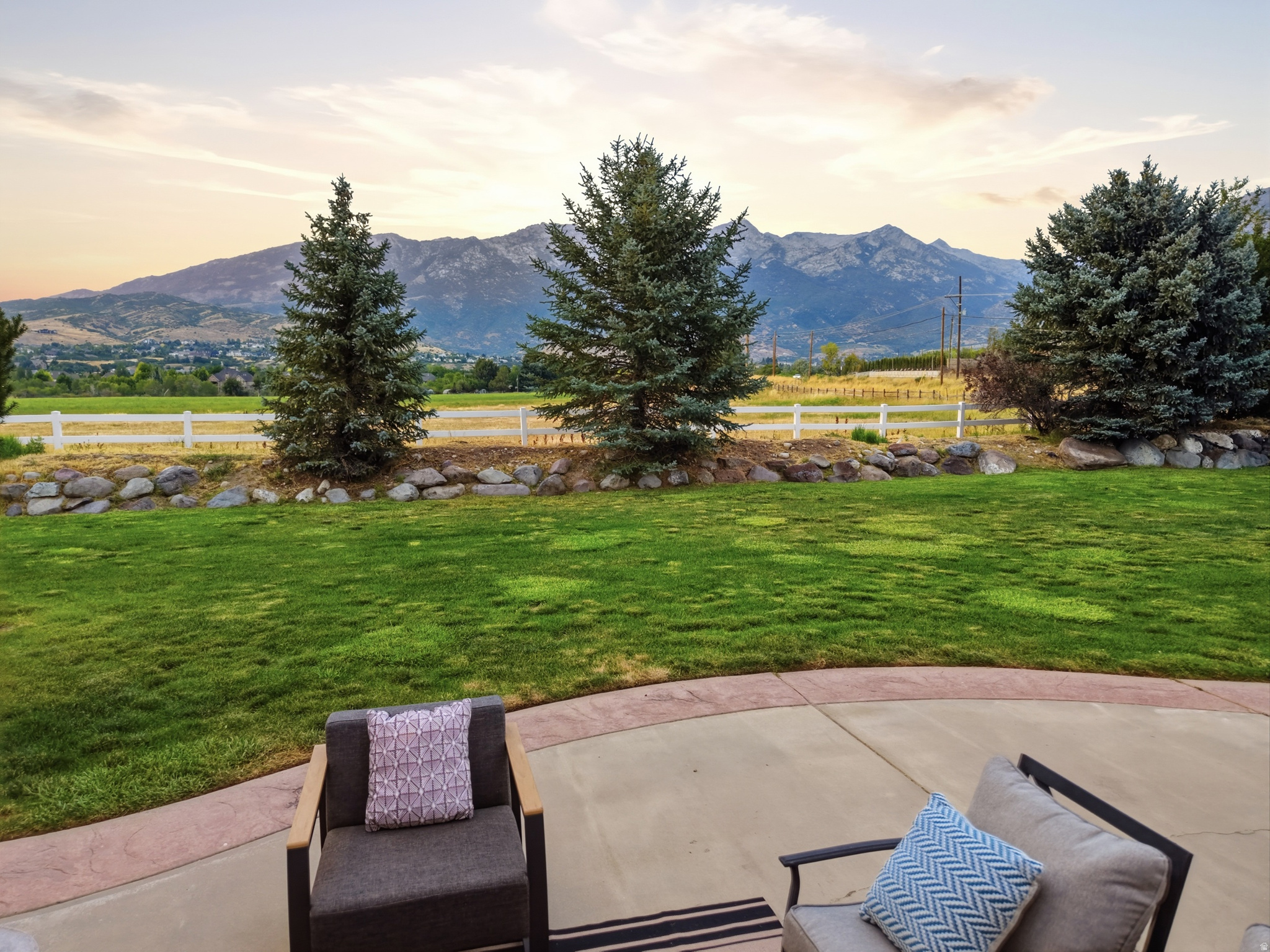 PINE MEADOWS - Residential