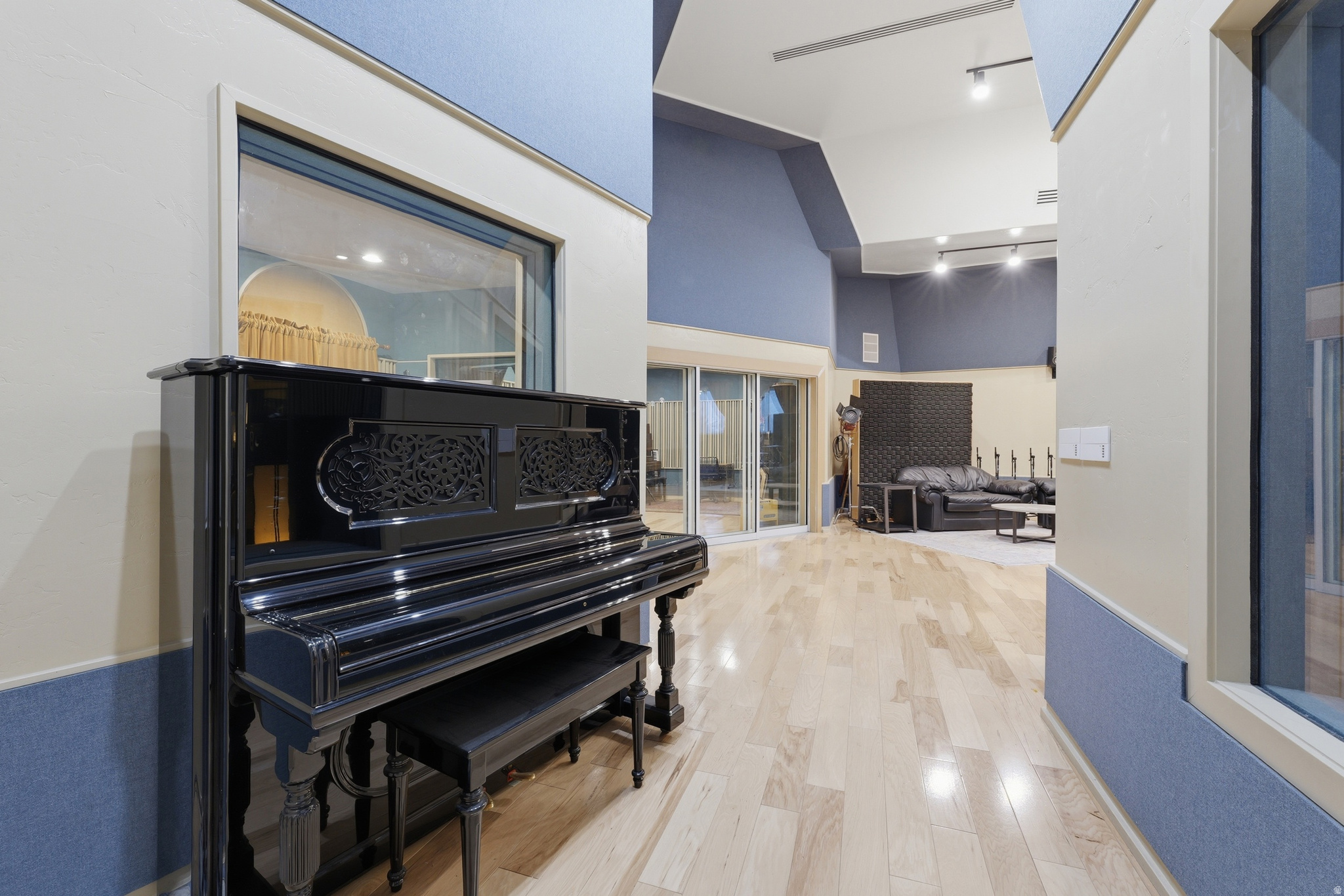 PINE MEADOWS - Residential