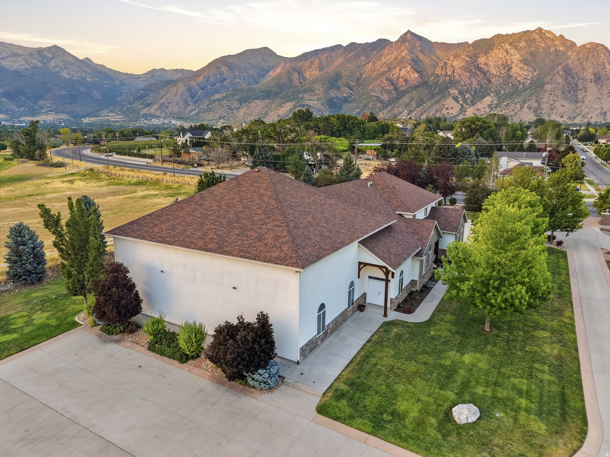PINE MEADOWS - Residential