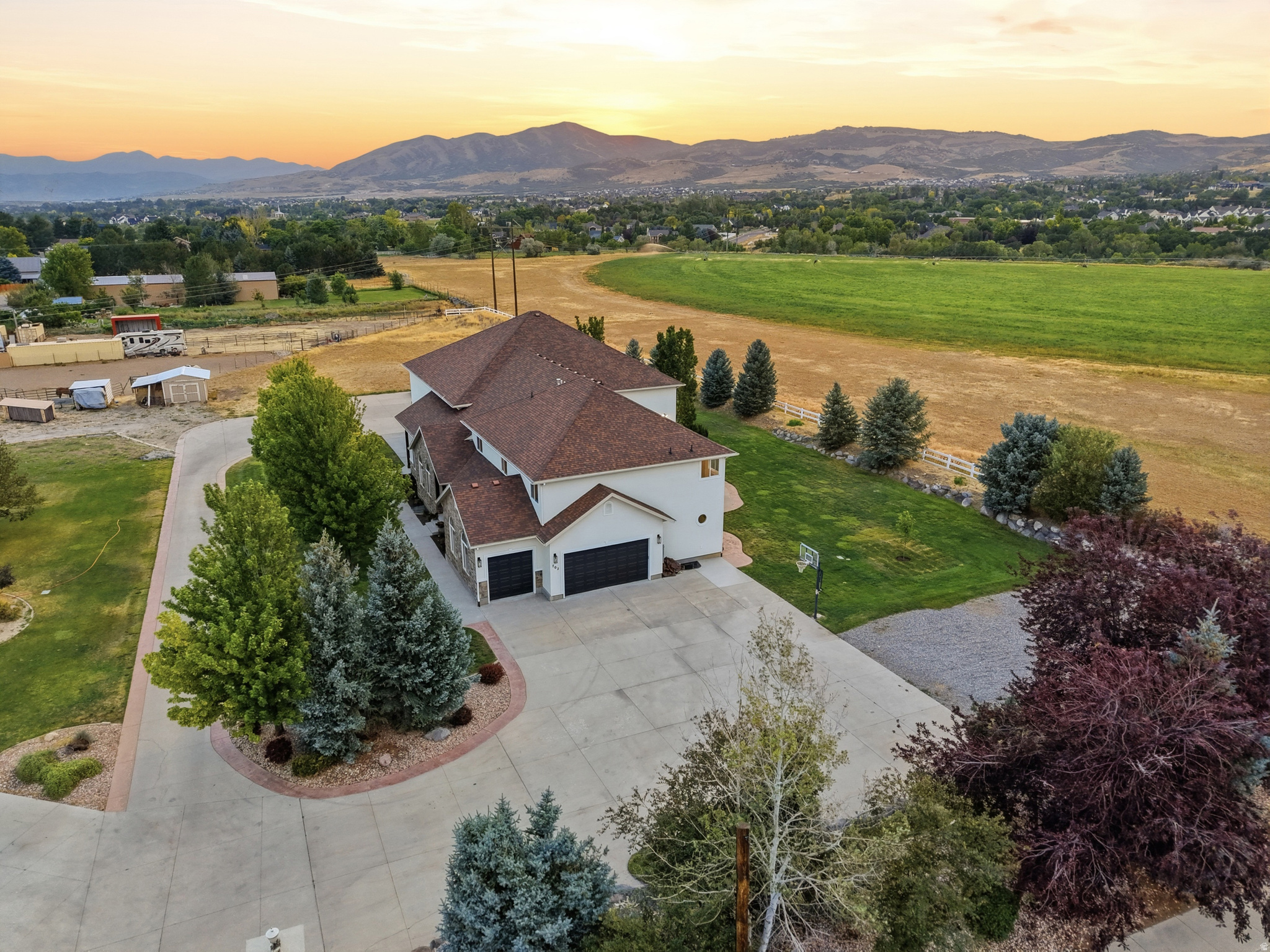 PINE MEADOWS - Residential