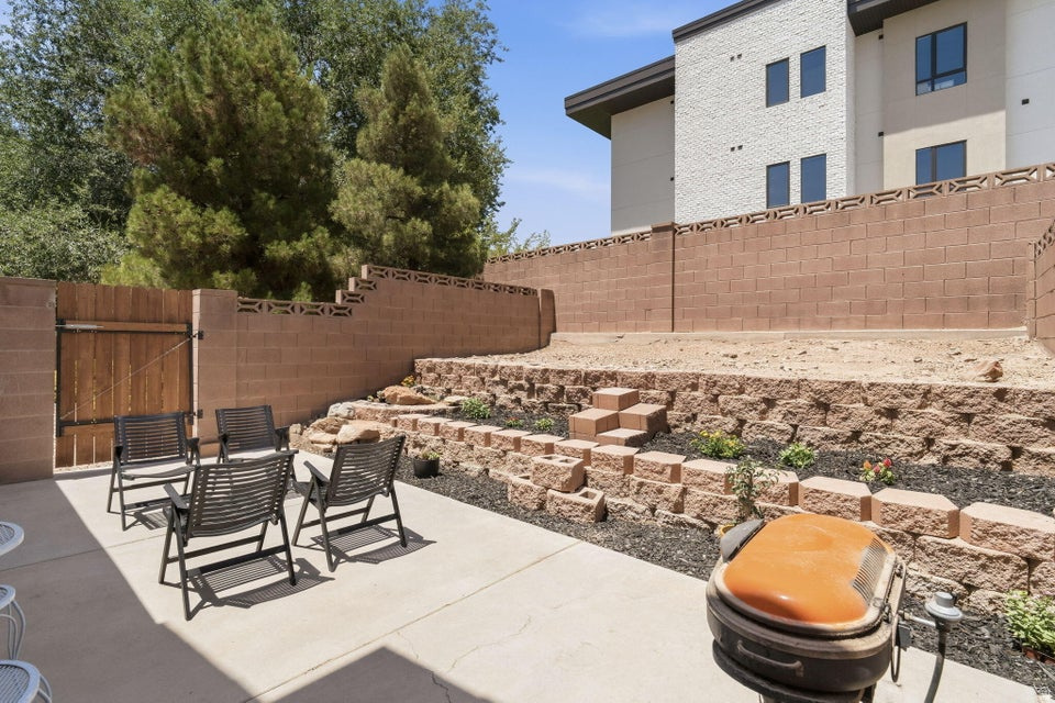 PECAN MEADOWS 4 - Residential
