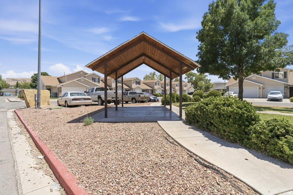 PECAN MEADOWS 4 - Residential