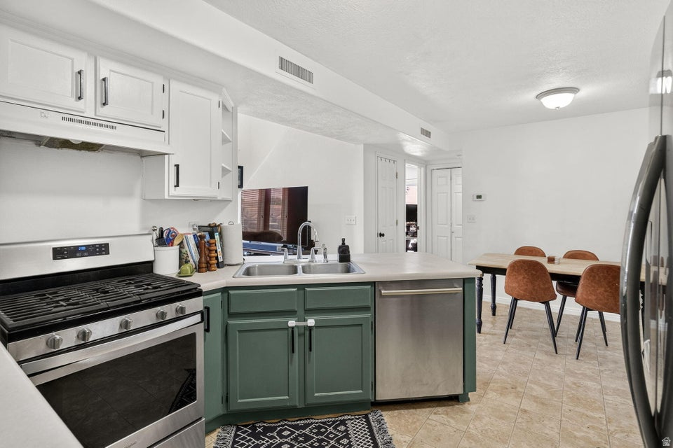 PECAN MEADOWS 4 - Residential