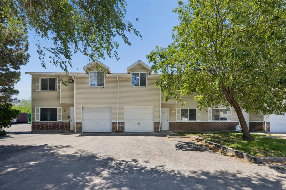 Best townhome in the community! So much to love in this newly remodeled home which is perfectly located towards the back in the quietest area of the community. You're going to be spoiled with the brand new custom cabinetry in the kitchen and bathrooms with quartz countertops and stainless steel appliances. Gorgeous tile work in the bathroom! Newer furnace and AC! New carpet, paint, flooring, and more! Don't miss this one!