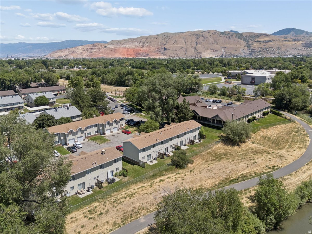 RIVERSIDE - Residential