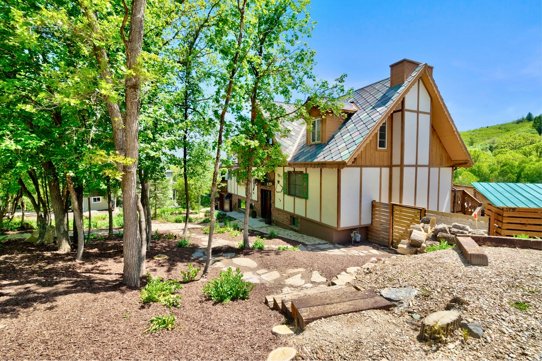 NORDIC VALLEY ESTATE - Residential