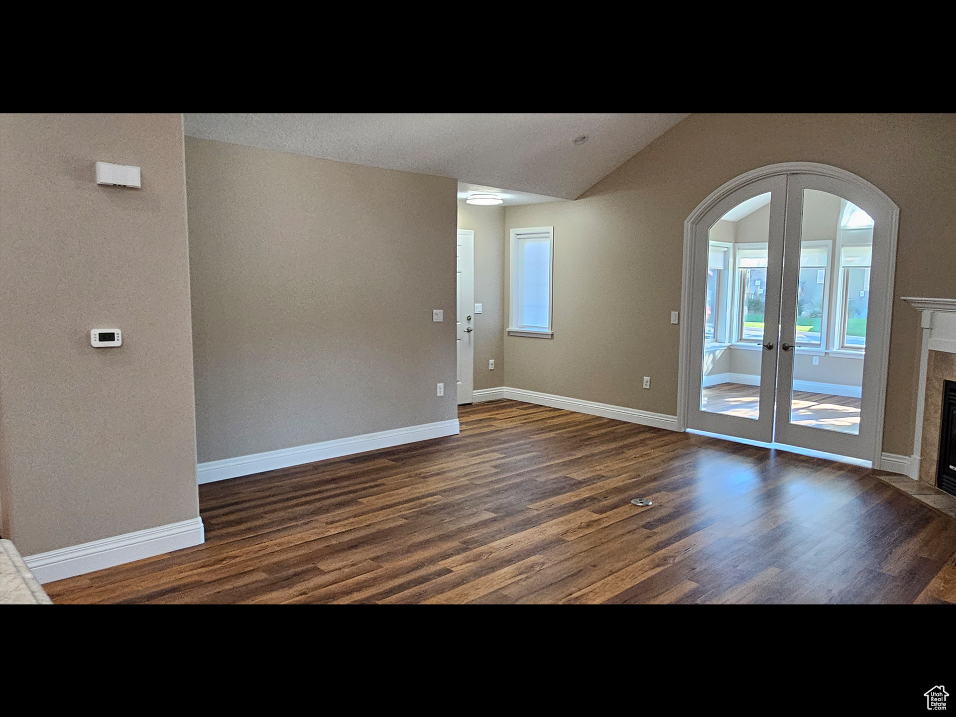 TOWNE CENTER VILLAS - Residential
