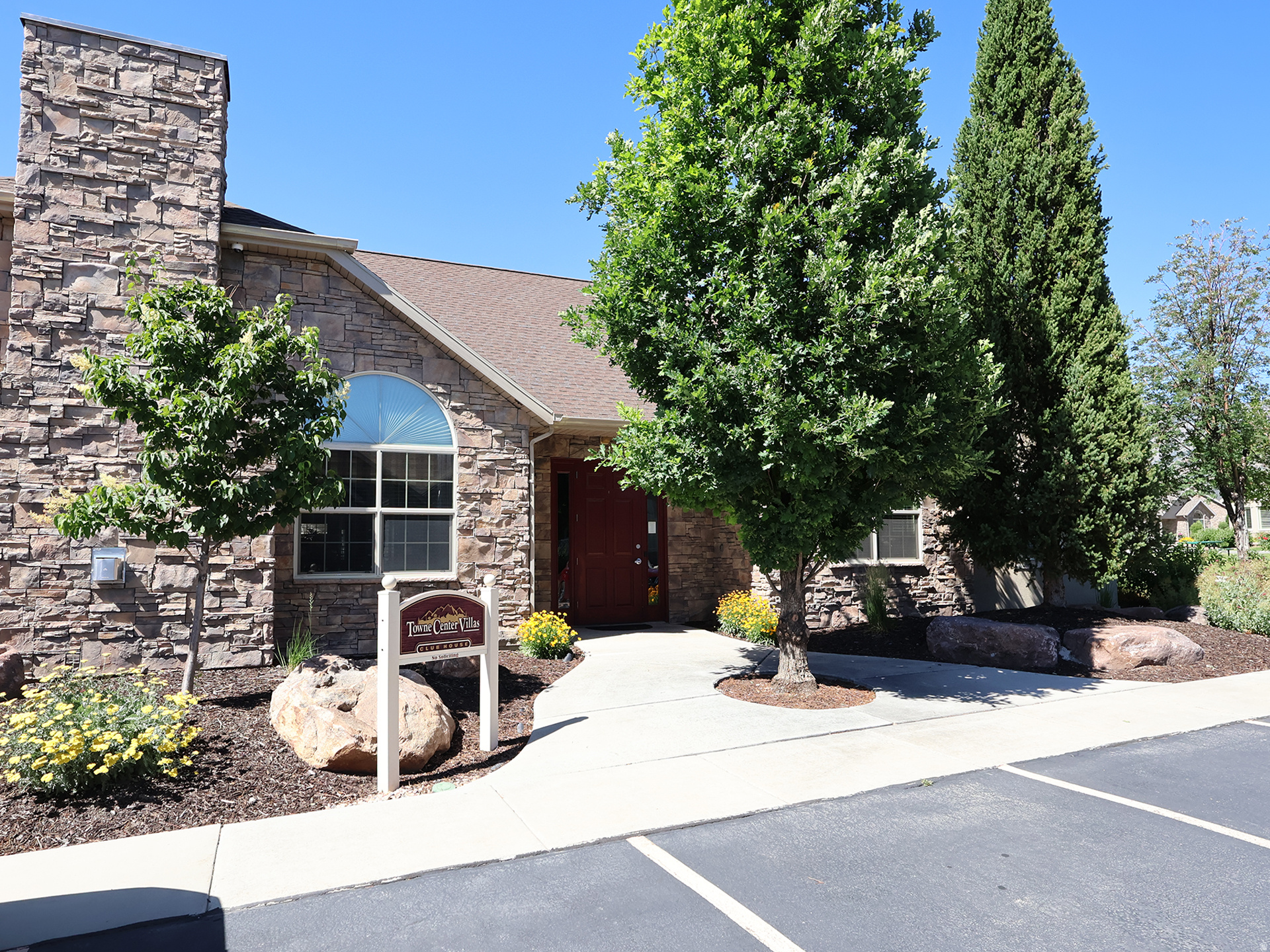 TOWNE CENTER VILLAS - Residential