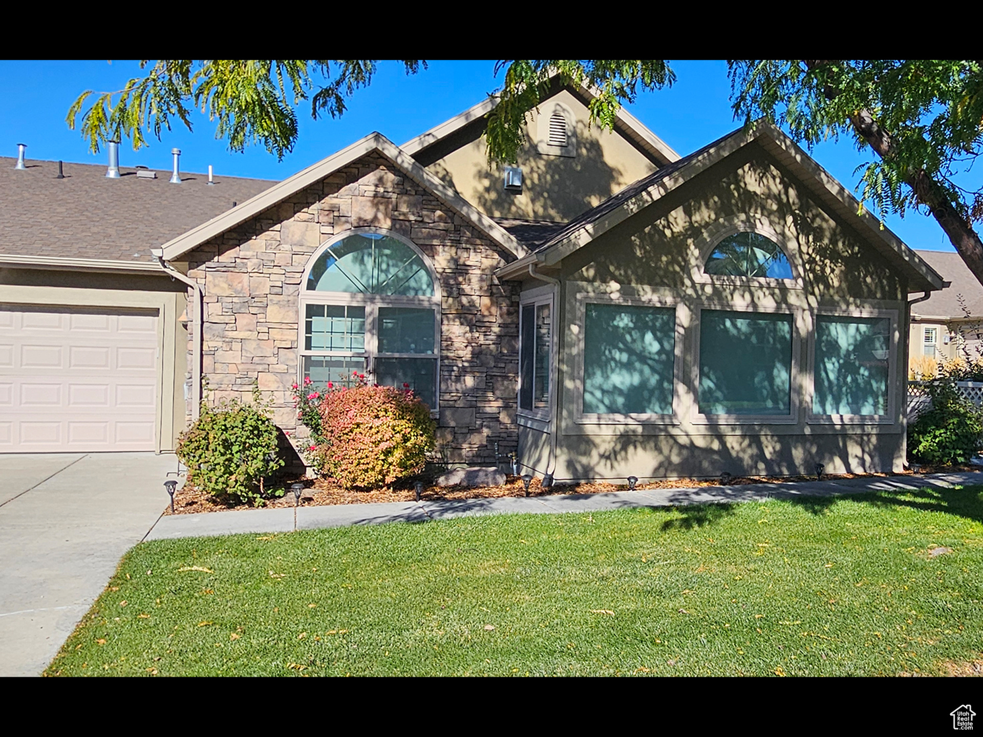 TOWNE CENTER VILLAS - Residential
