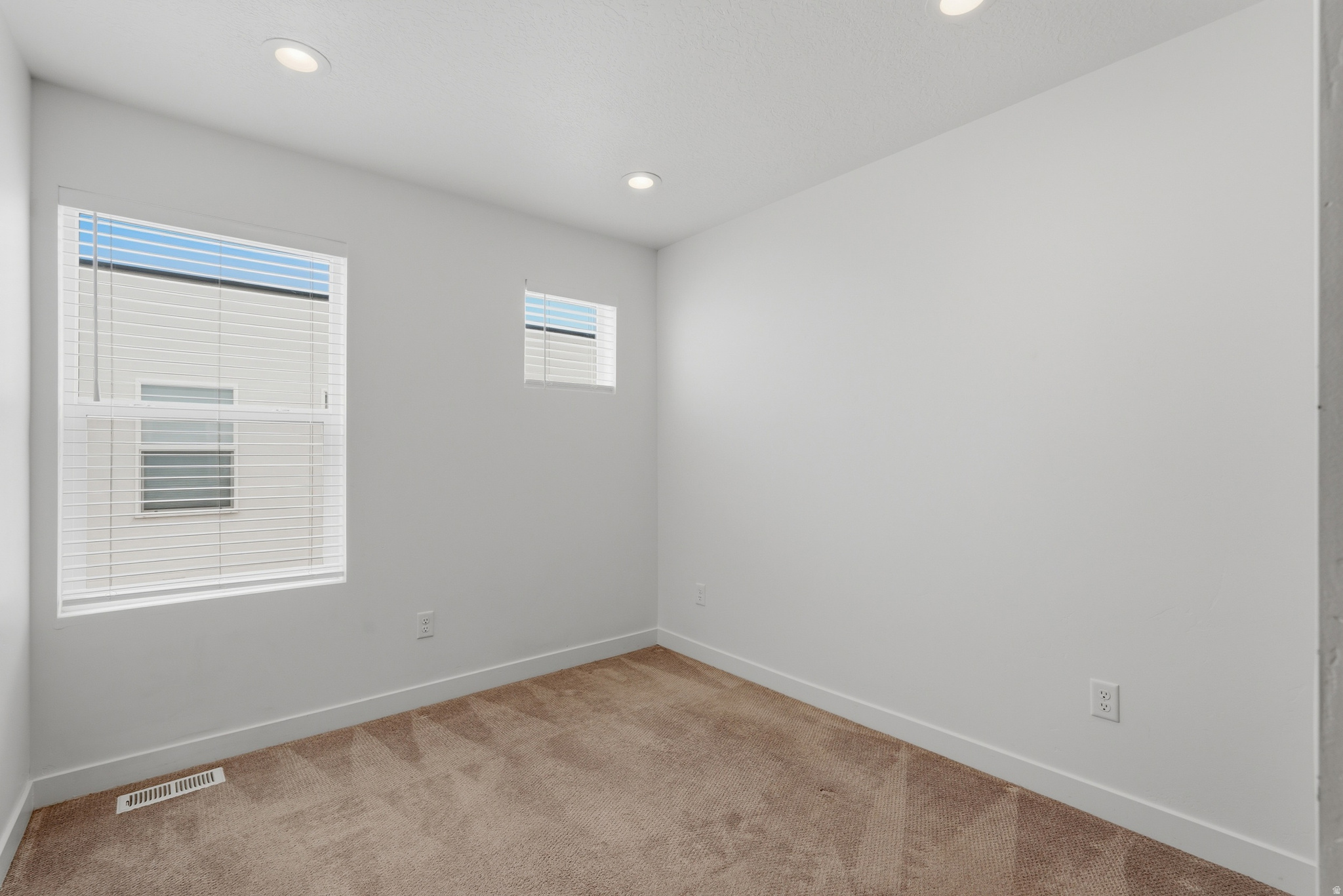 THE LUCY - Residential