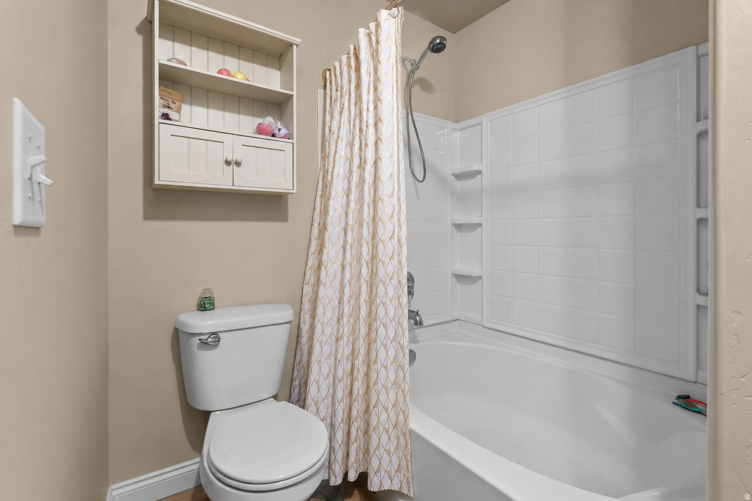 CARRIAGE HOME CONDOMINIUMS - Residential