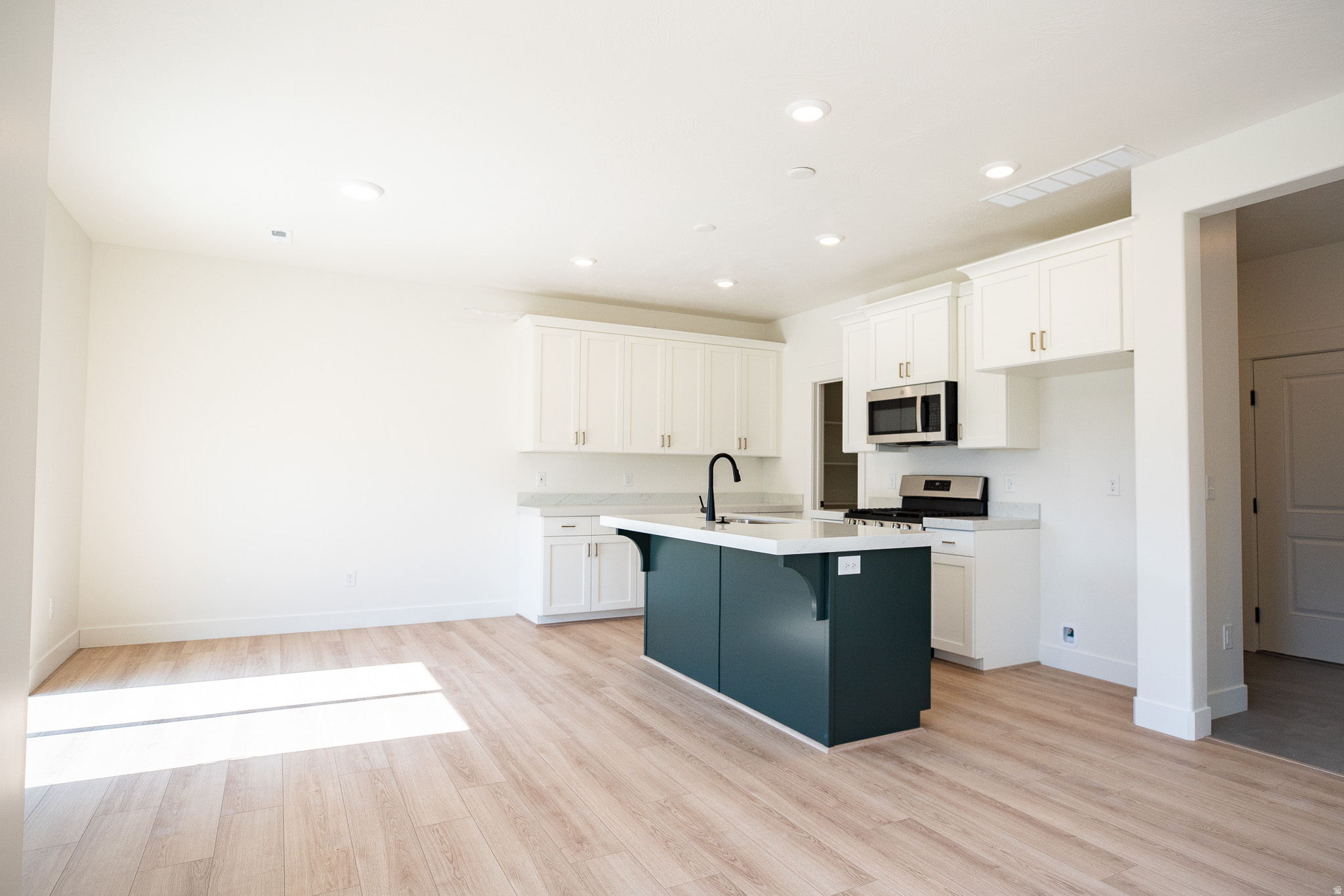 ARROWHEAD SPRINGS - Residential