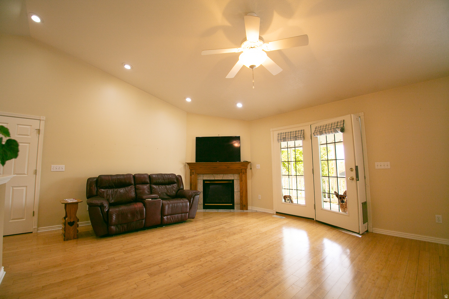 FOX CHASE - Residential