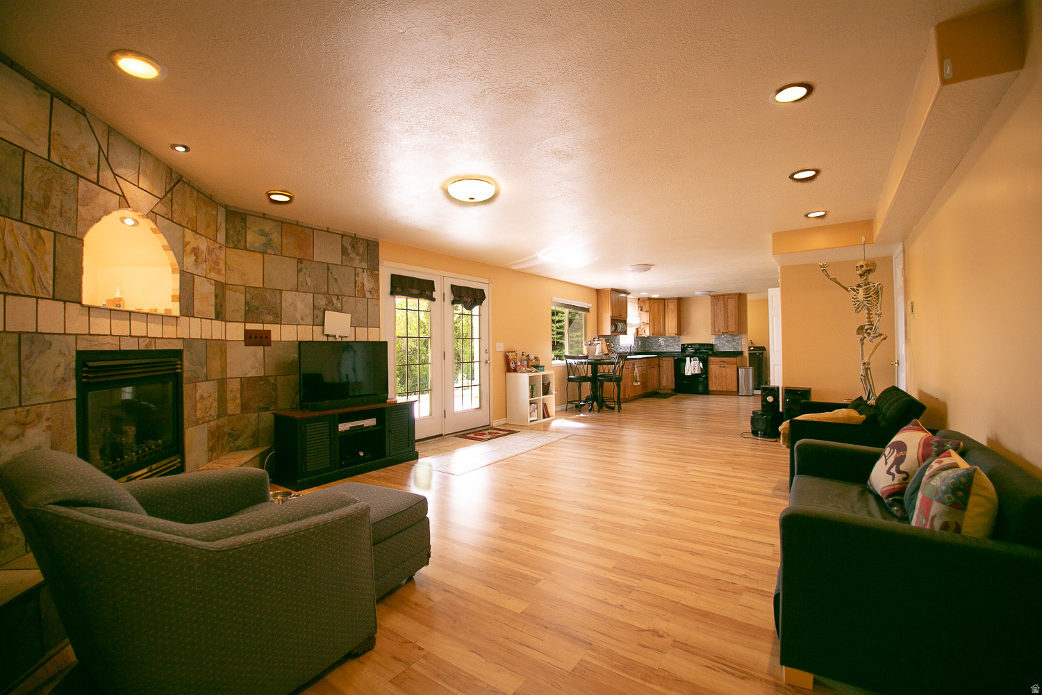 FOX CHASE - Residential