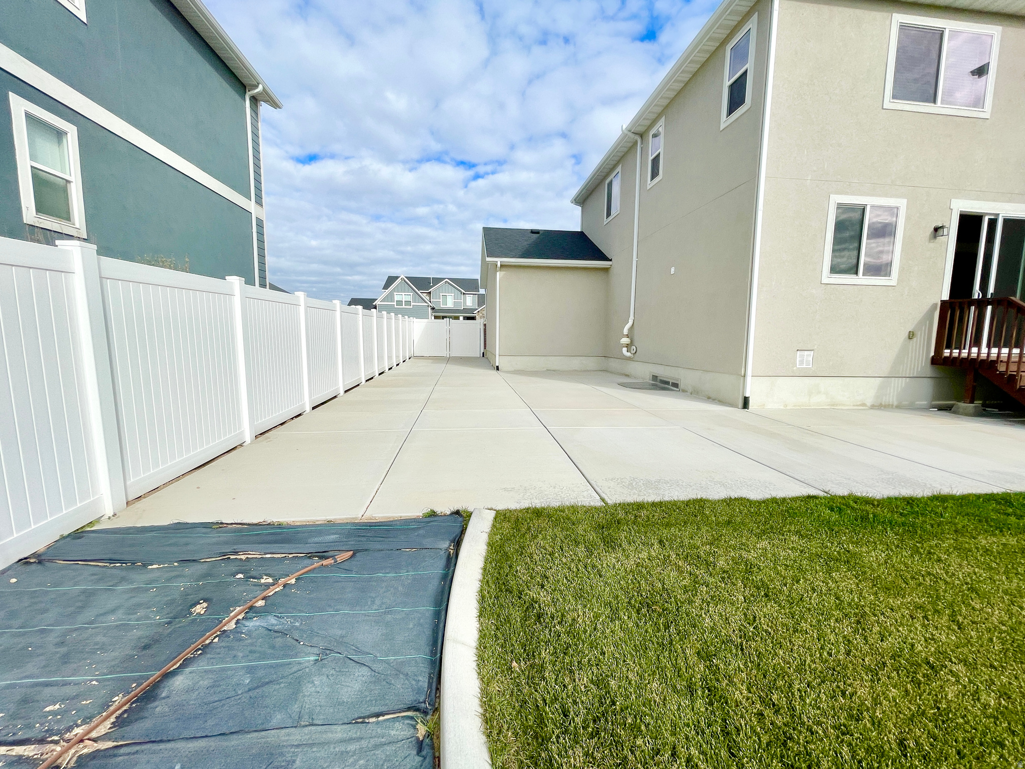 ROYAL FARMS - Residential