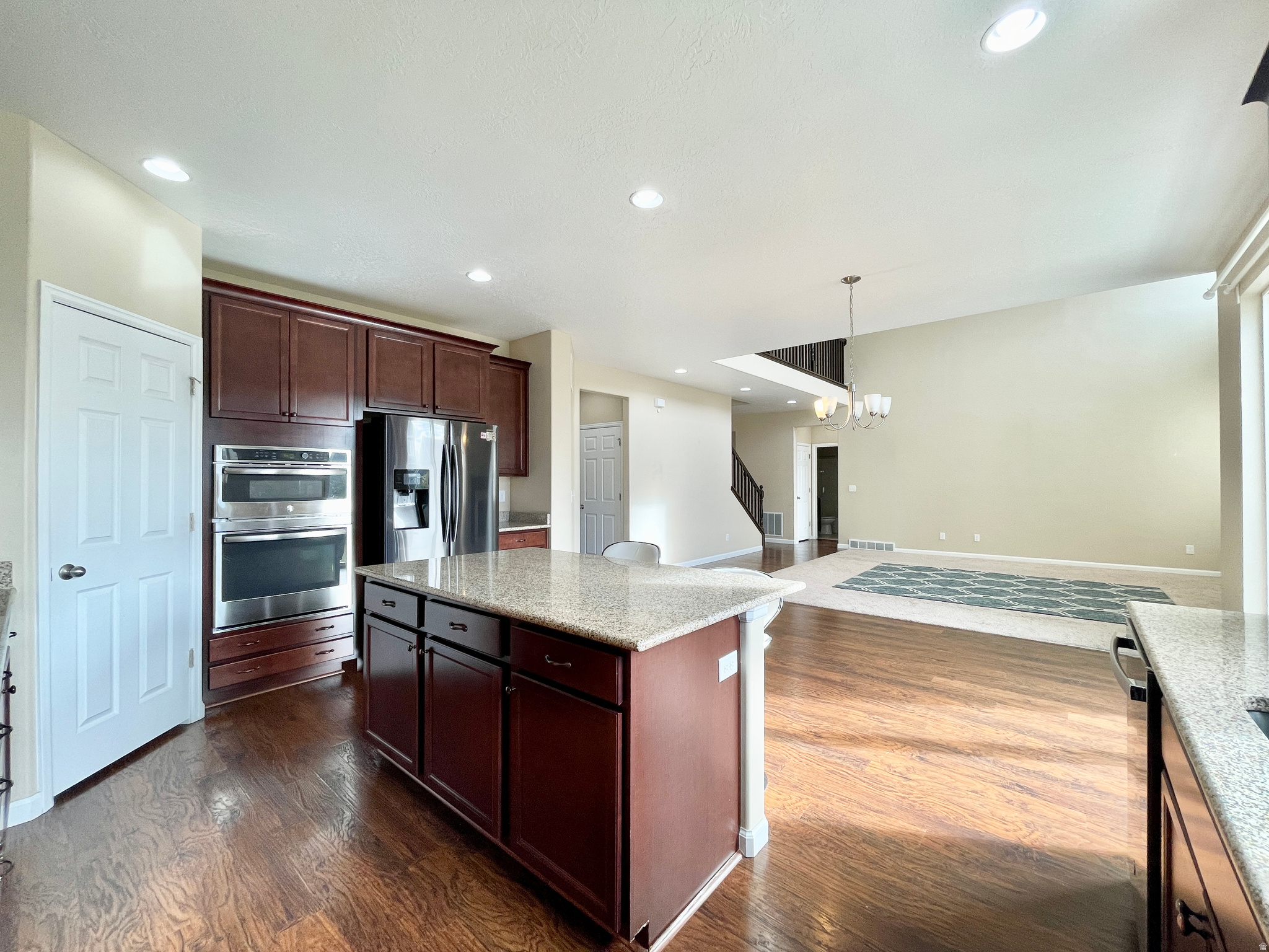 ROYAL FARMS - Residential