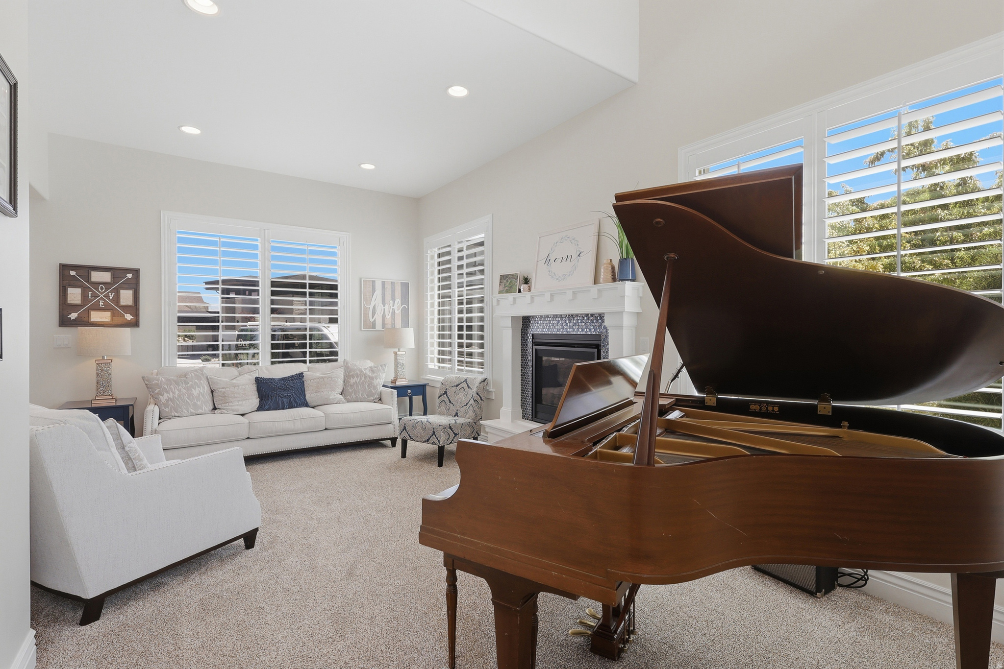 URBAN RIDGE COVE - Residential
