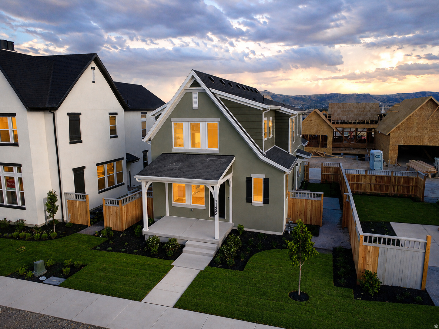 DAYBREAK - Residential