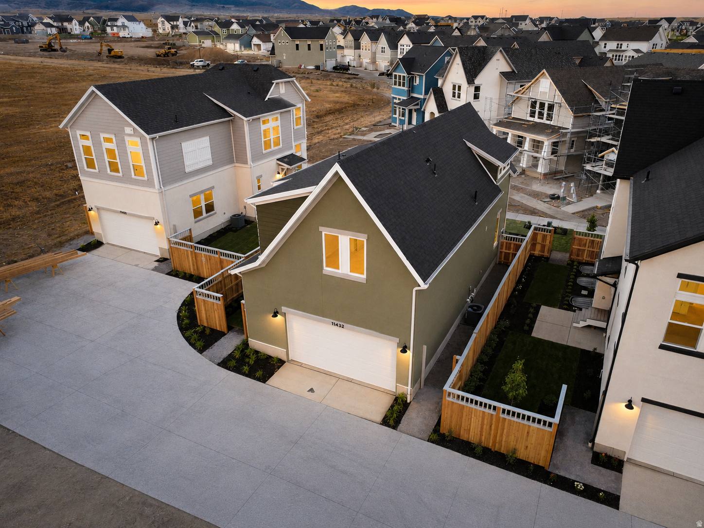 DAYBREAK - Residential