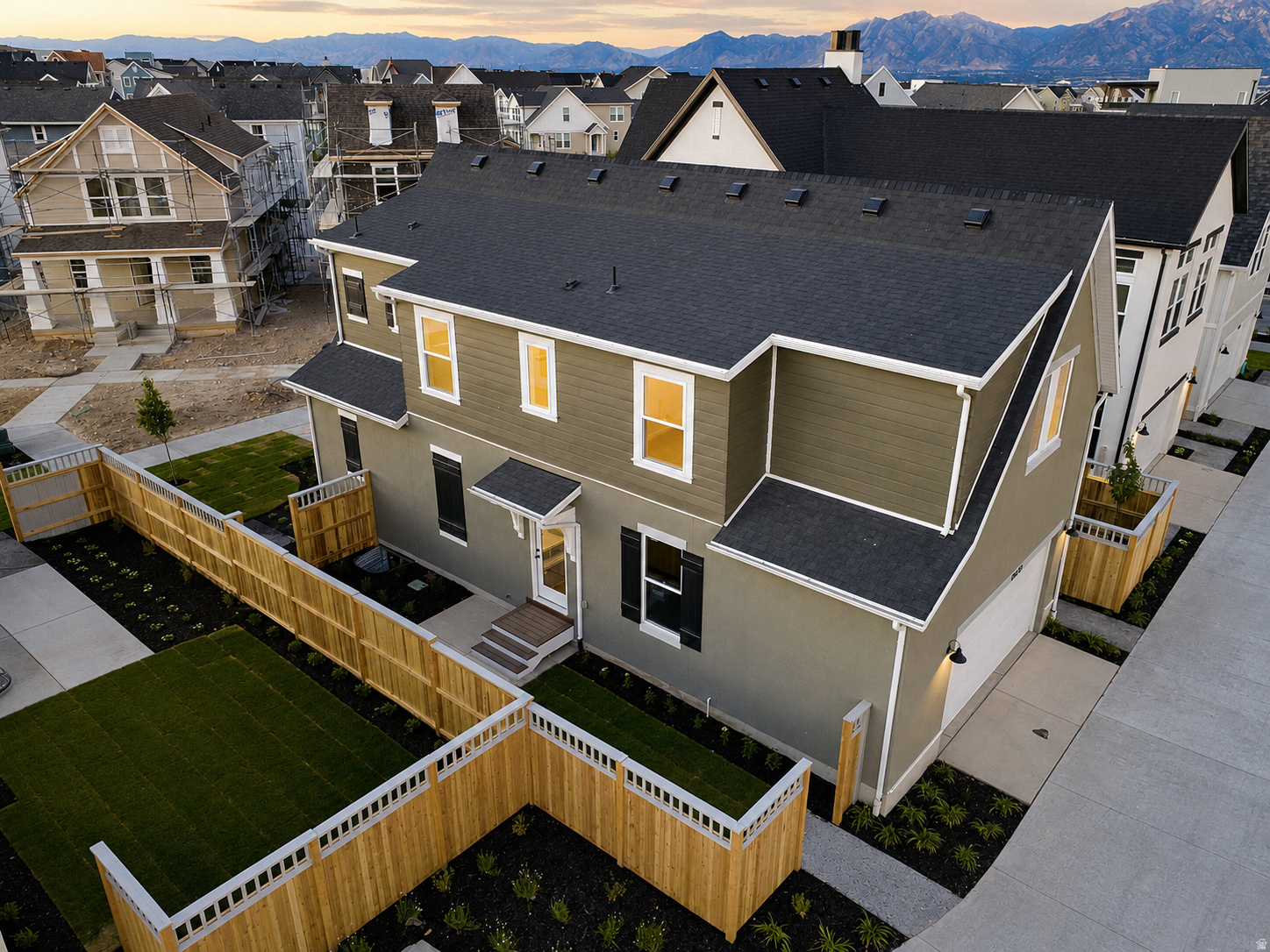 DAYBREAK - Residential