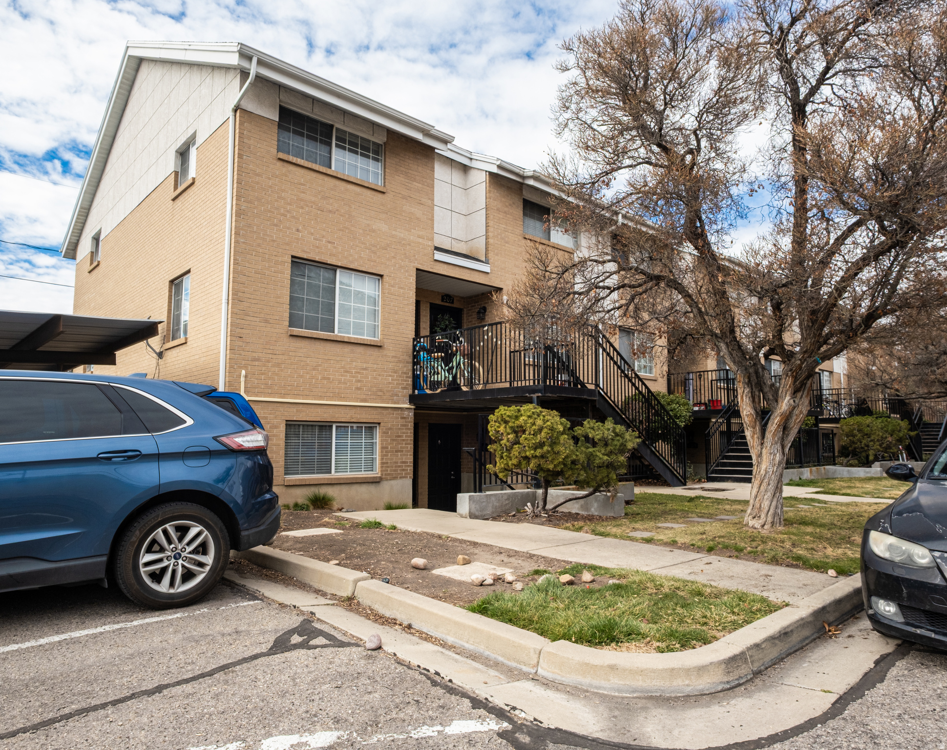 MONTERA CONDO - Residential