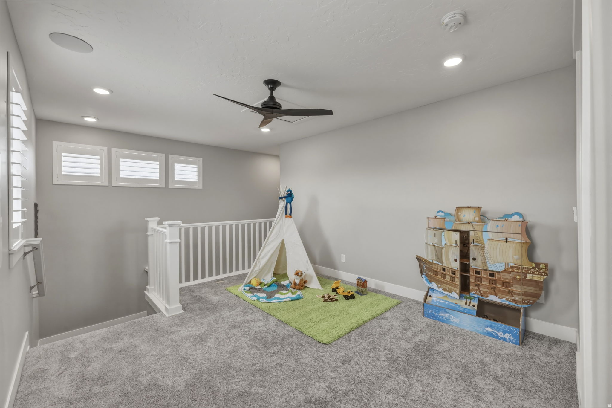 DAYBREAK SPRING HOUSE VILLAGE - Residential