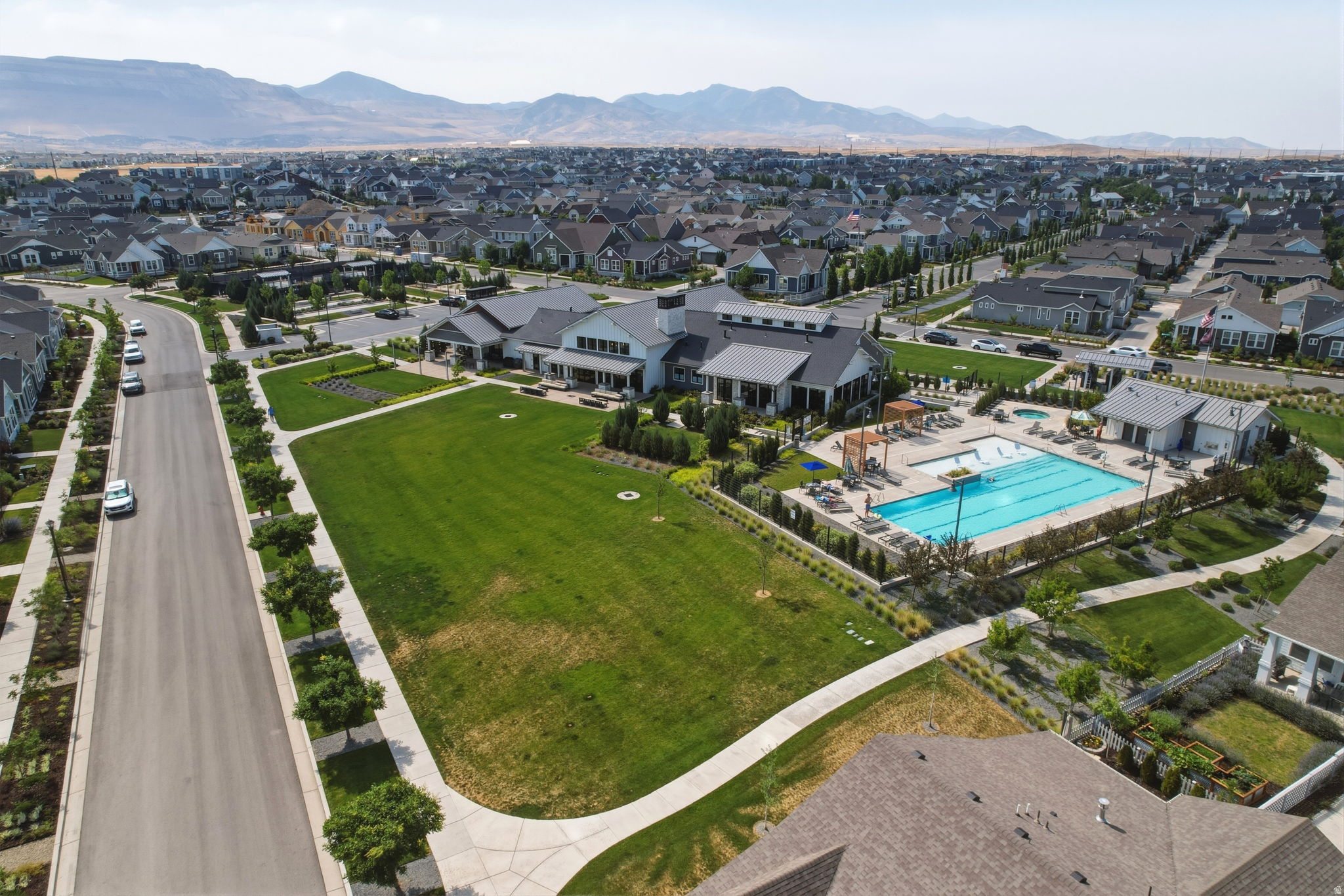 DAYBREAK SPRING HOUSE VILLAGE - Residential