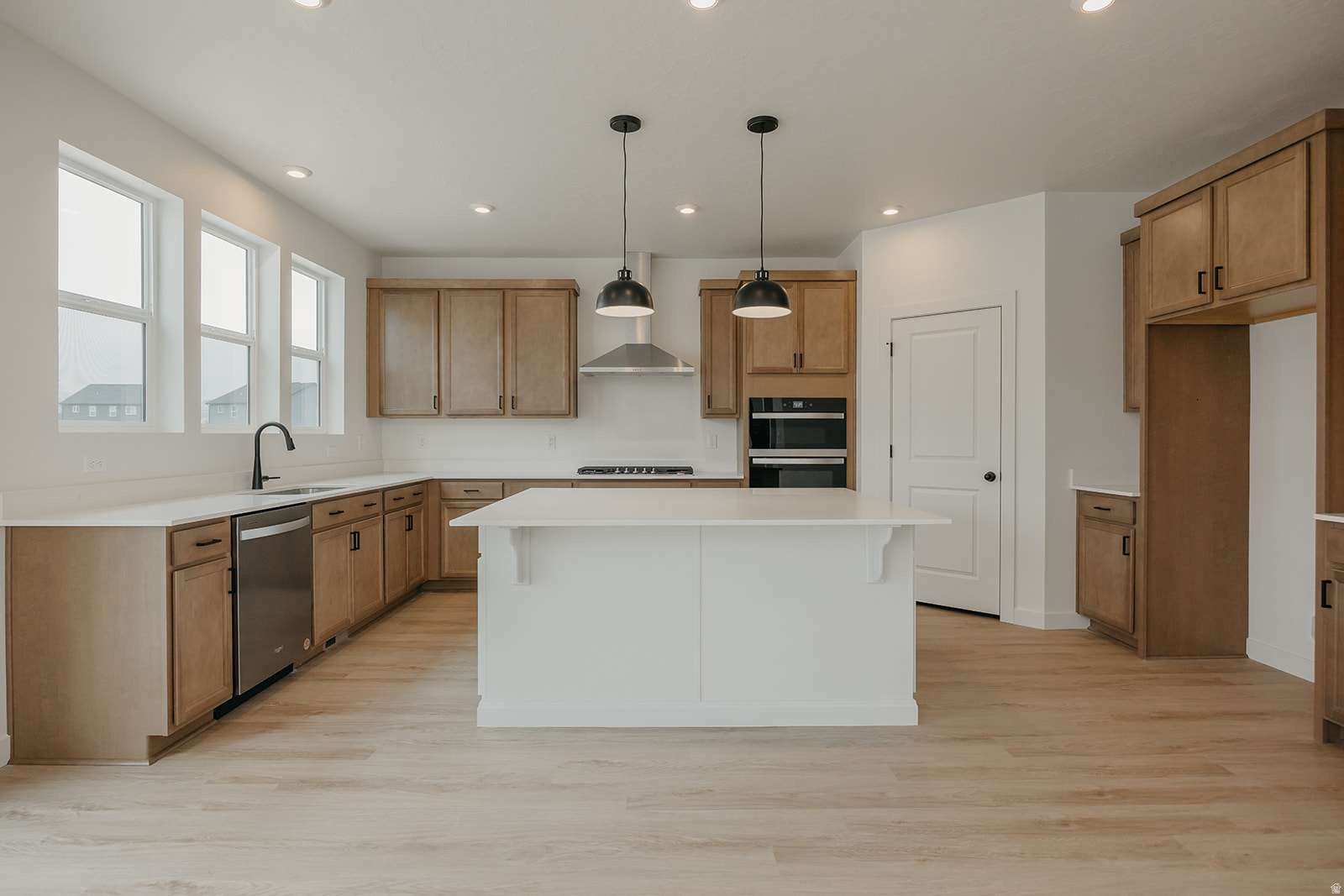 RIVERSIDE ESTATES - Residential